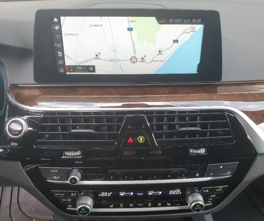 BMW 540i xDrive Touring Sport Line Steptronic-image-5