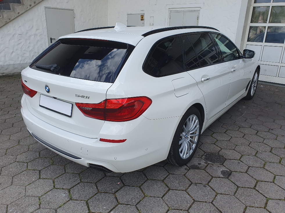 BMW 540i xDrive Touring Sport Line Steptronic-image-2