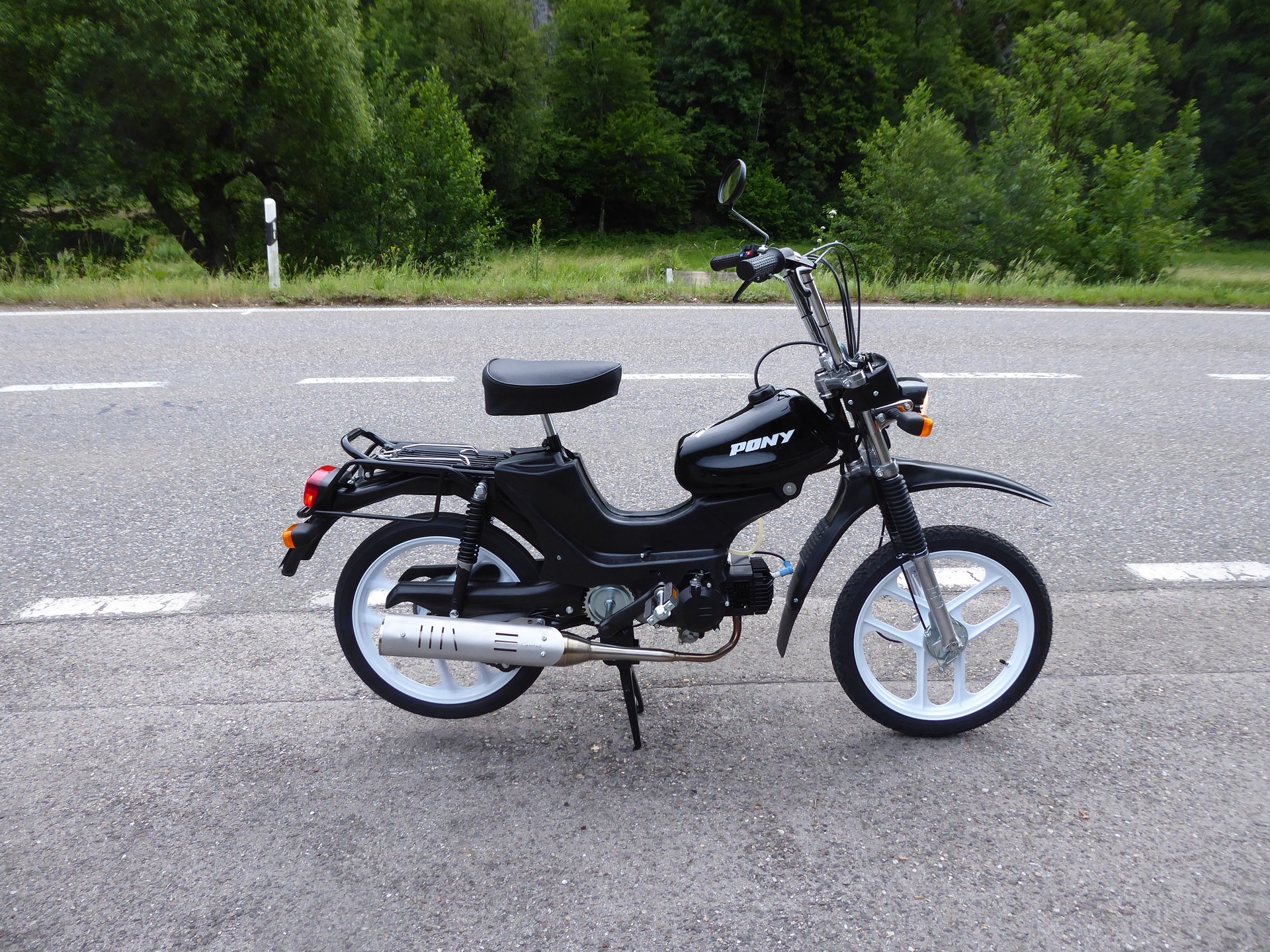 PONY 521 Cross