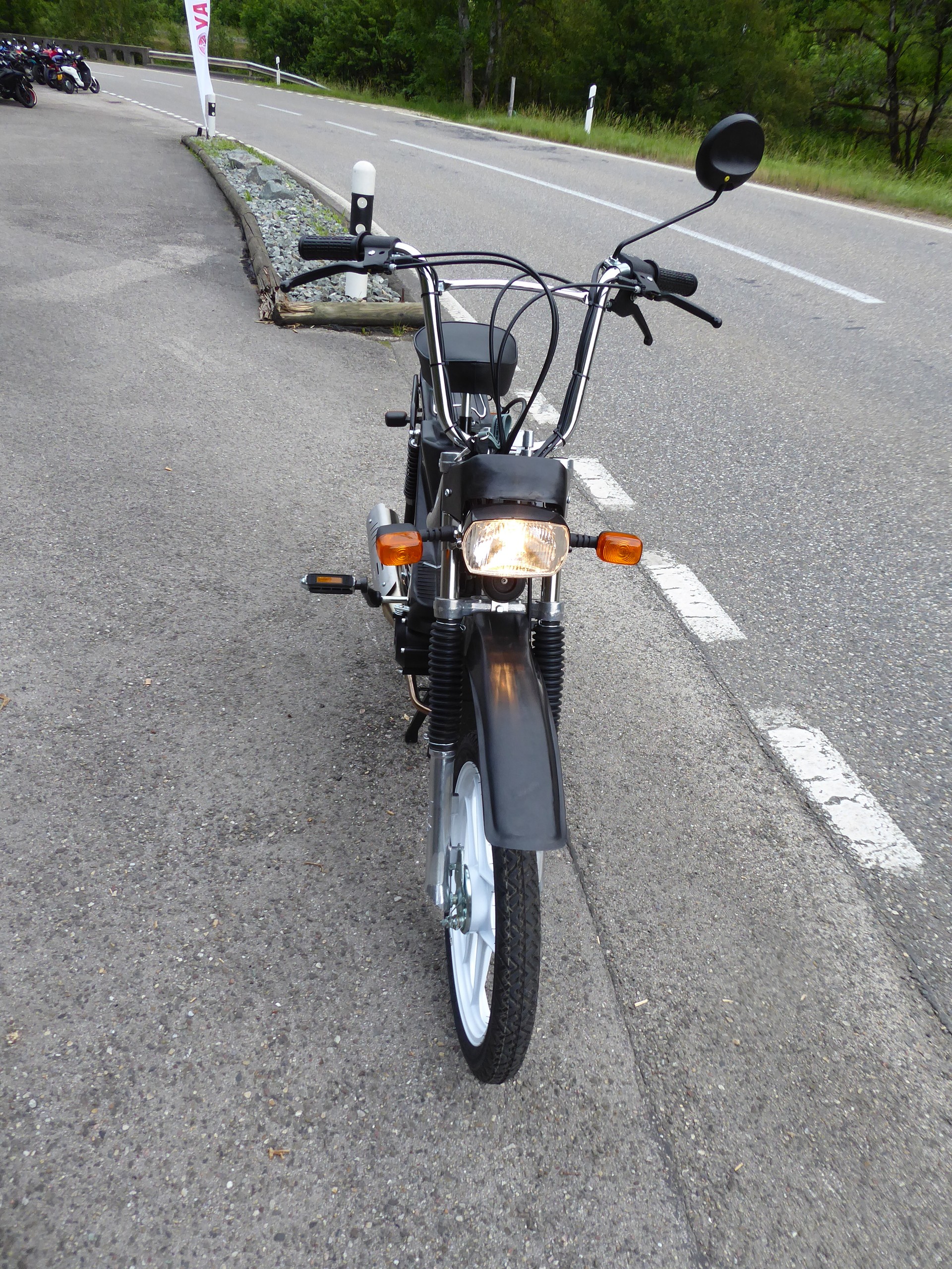 PONY 521 Cross-showroom-element-1