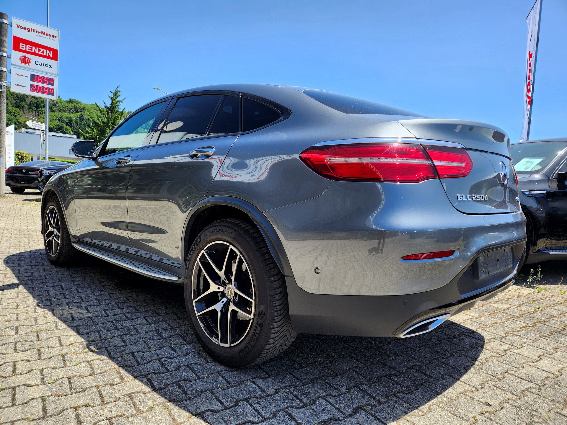 MERCEDES-BENZ GLC Coupé 250 d AMG Line 4Matic 9G-Tronic (CH)-image-1
