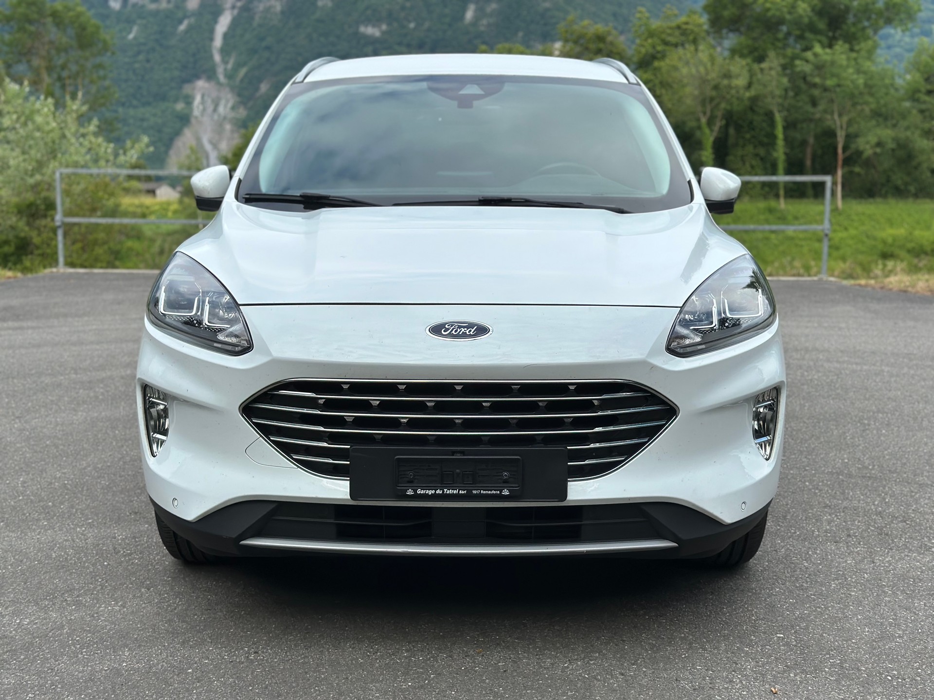 FORD Kuga 2.5 FHEV Titanium 4WD-image-5