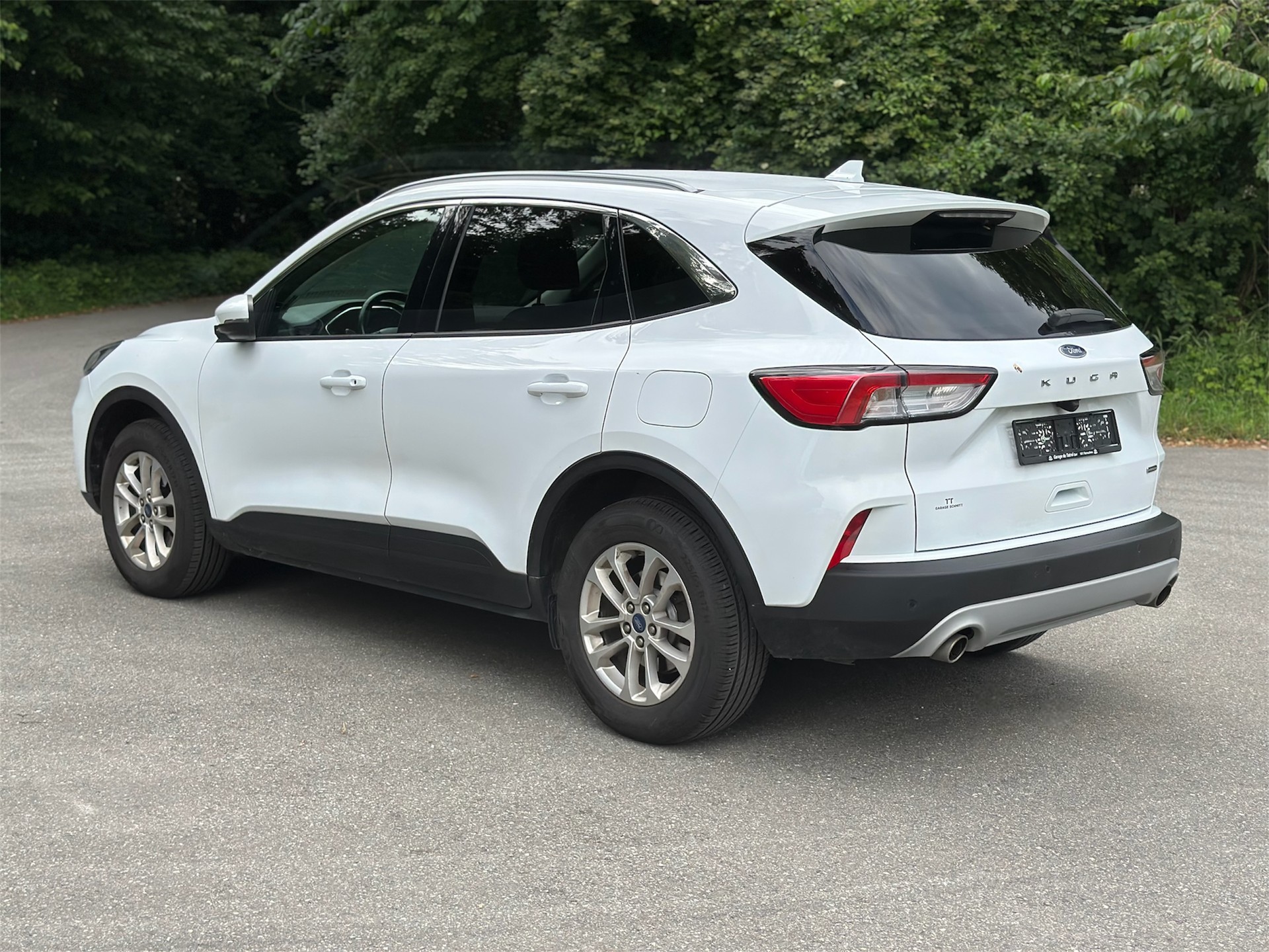 FORD Kuga 2.5 FHEV Titanium 4WD-image-3