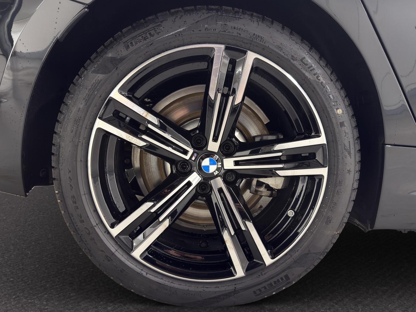 BMW 330e xDrive Touring M Sport-image-10