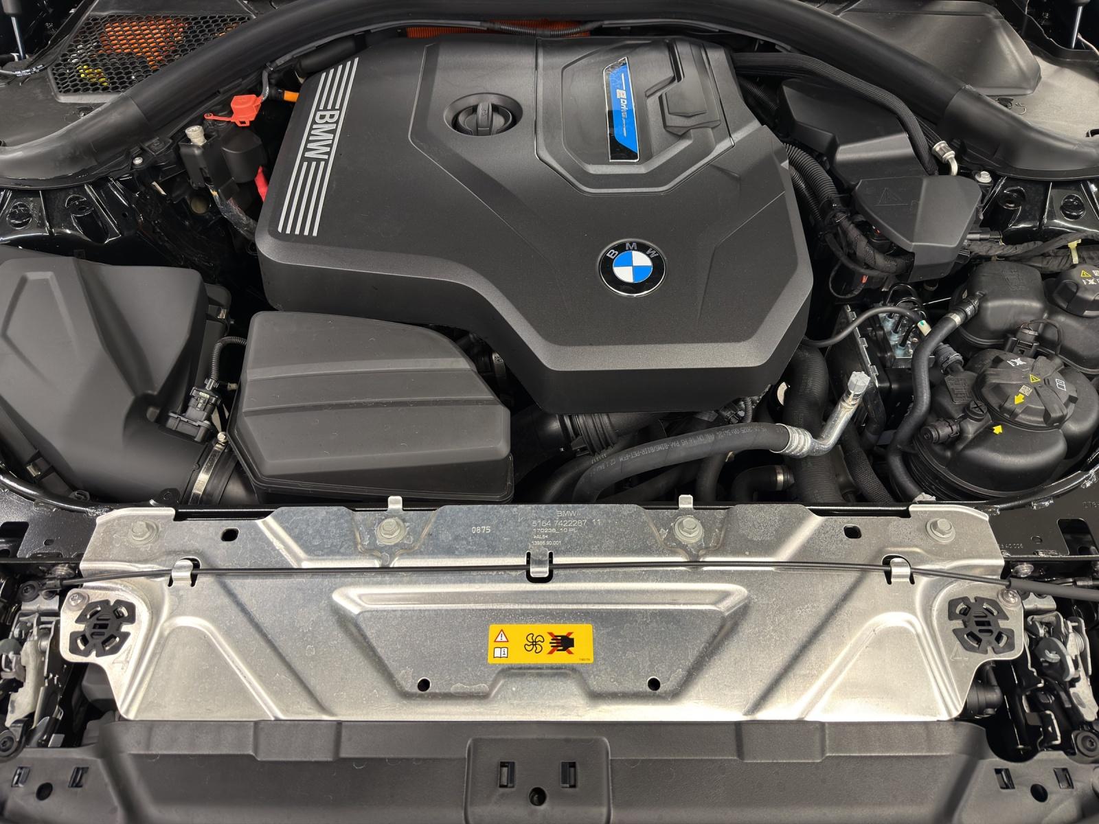 BMW 330e xDrive Touring M Sport-image-23