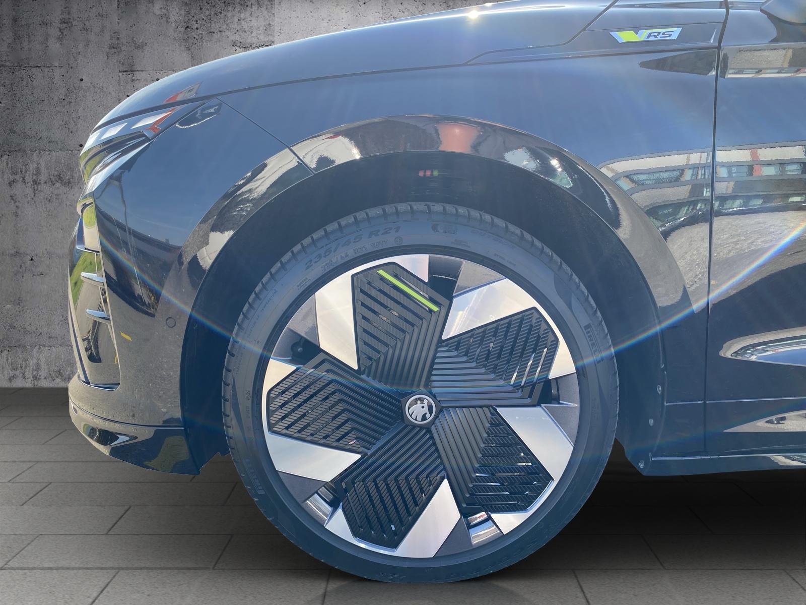 SKODA Enyaq RS 4x4-image-4