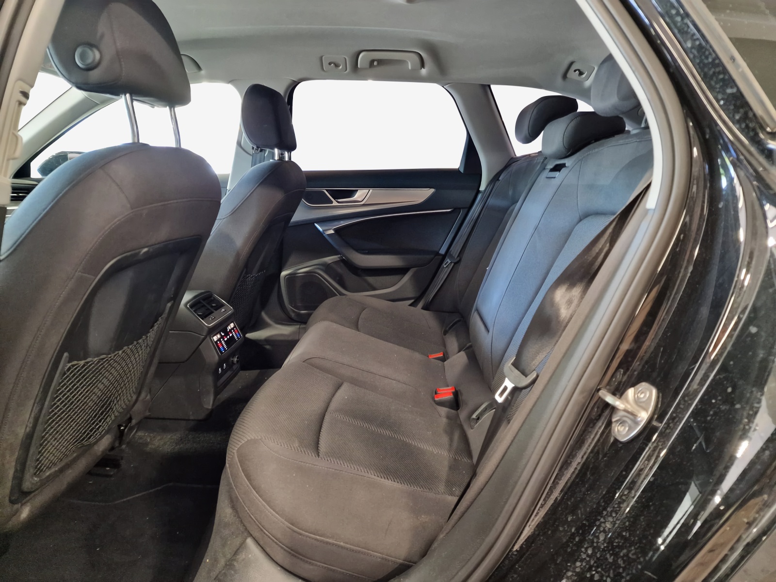 AUDI A6 Avant 40 TDI Attraction quattro S-tronic-image-12
