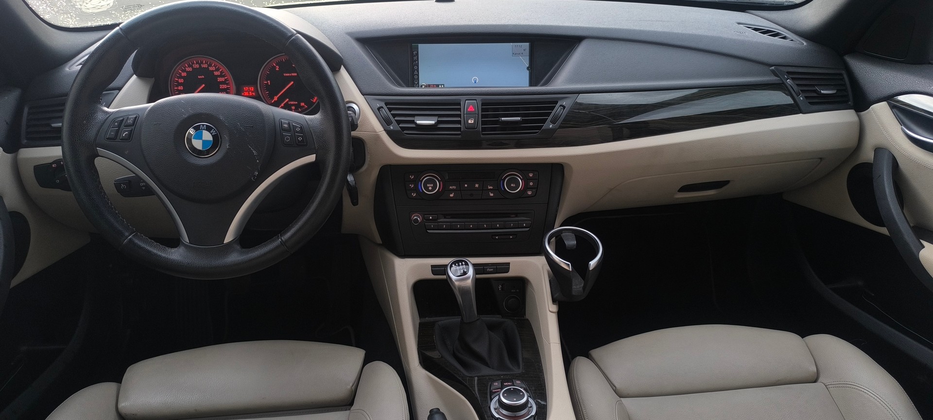 BMW X1 sDrive 20d-image-9