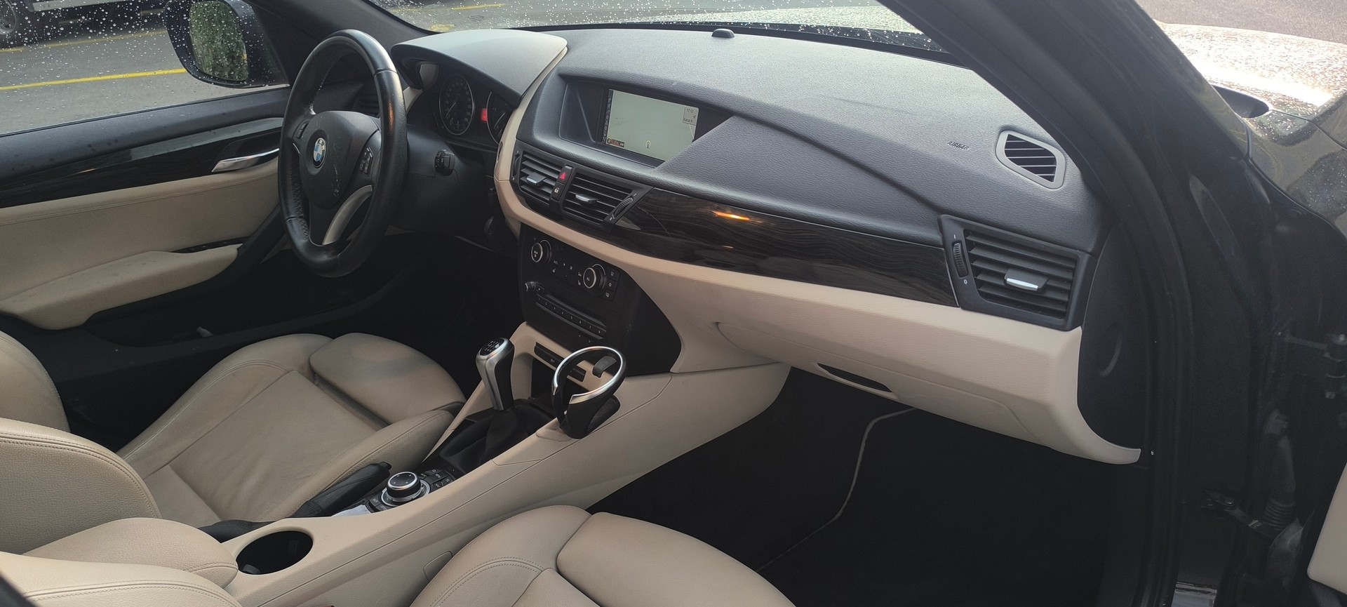 BMW X1 sDrive 20d-image-14