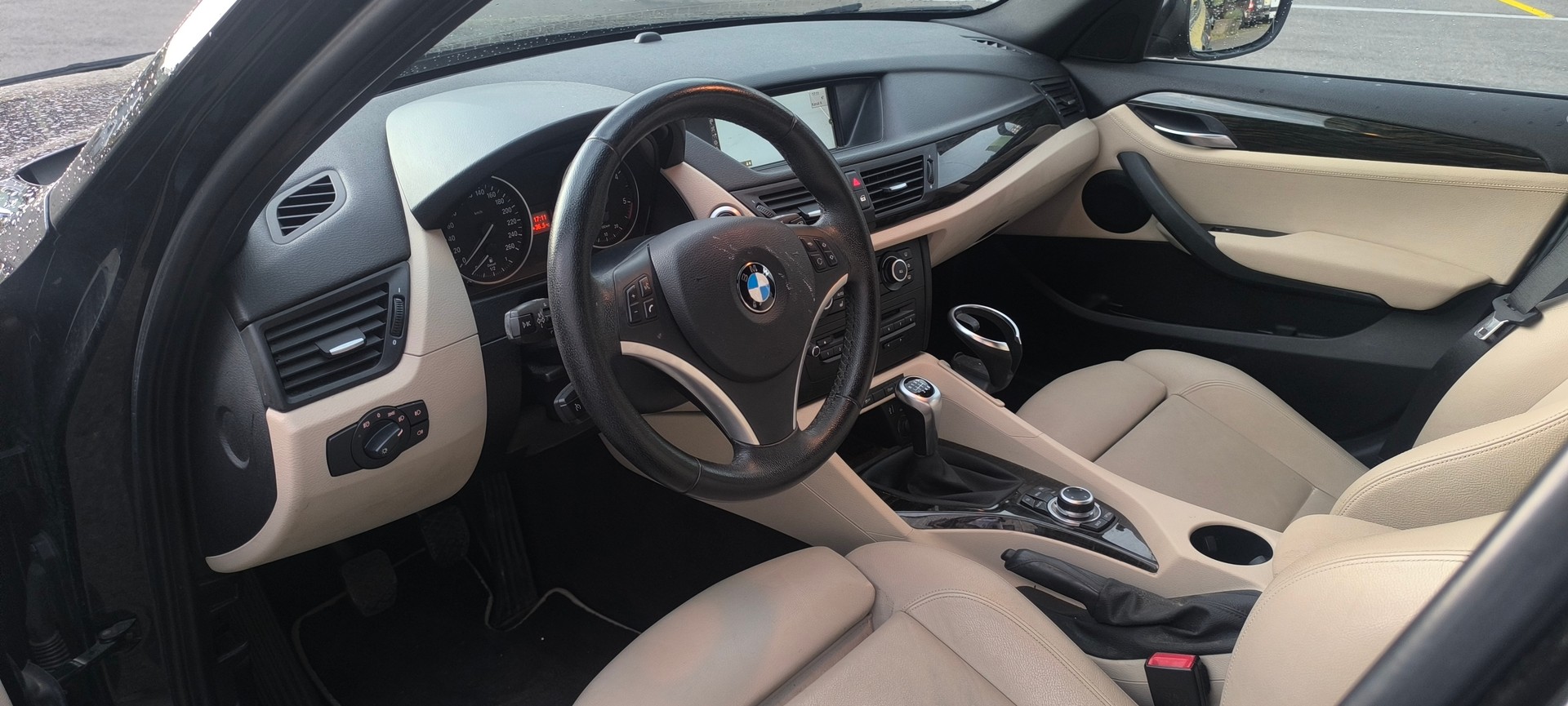 BMW X1 sDrive 20d-image-12