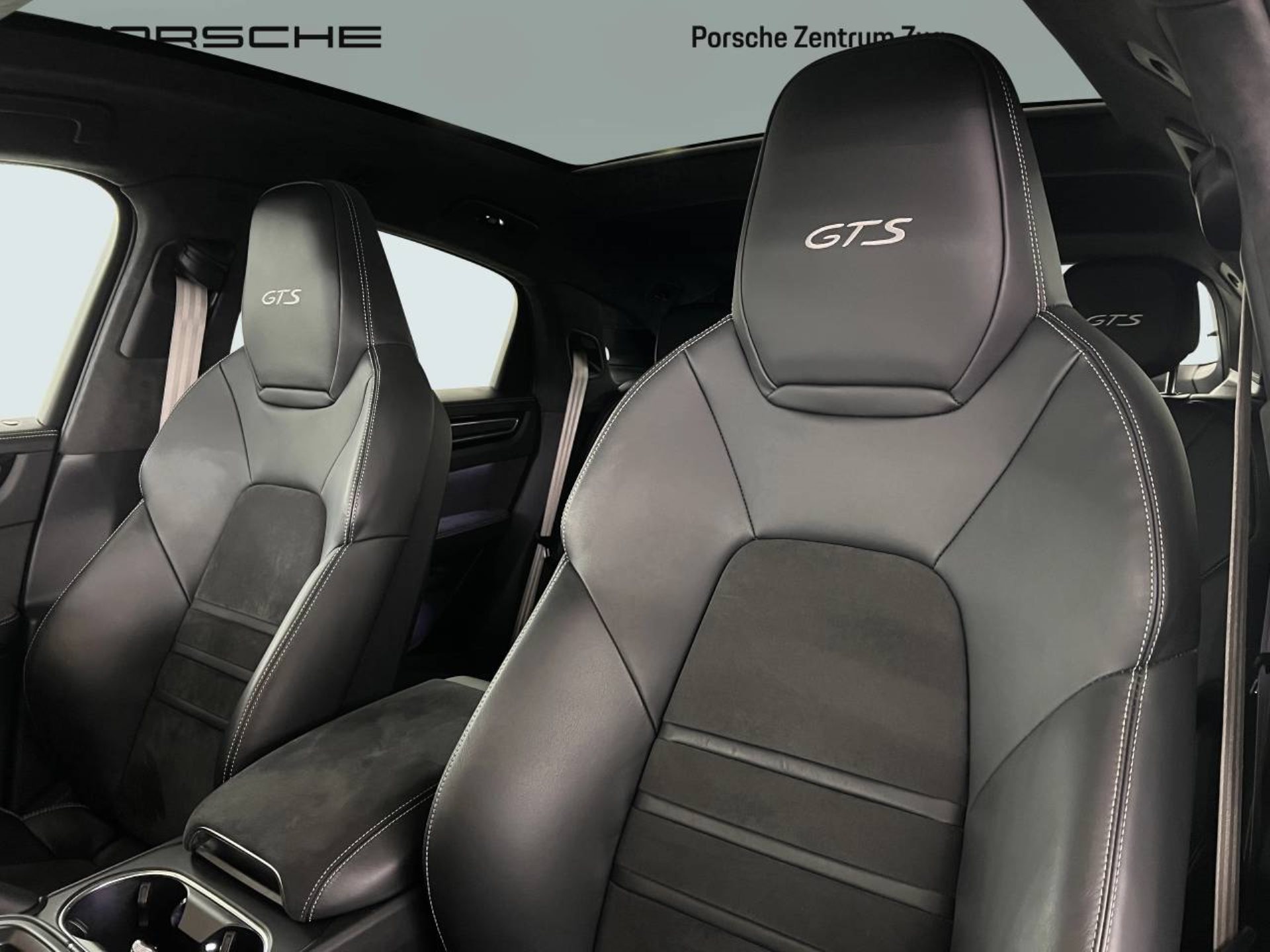 PORSCHE Cayenne GTS Coupé-image-4