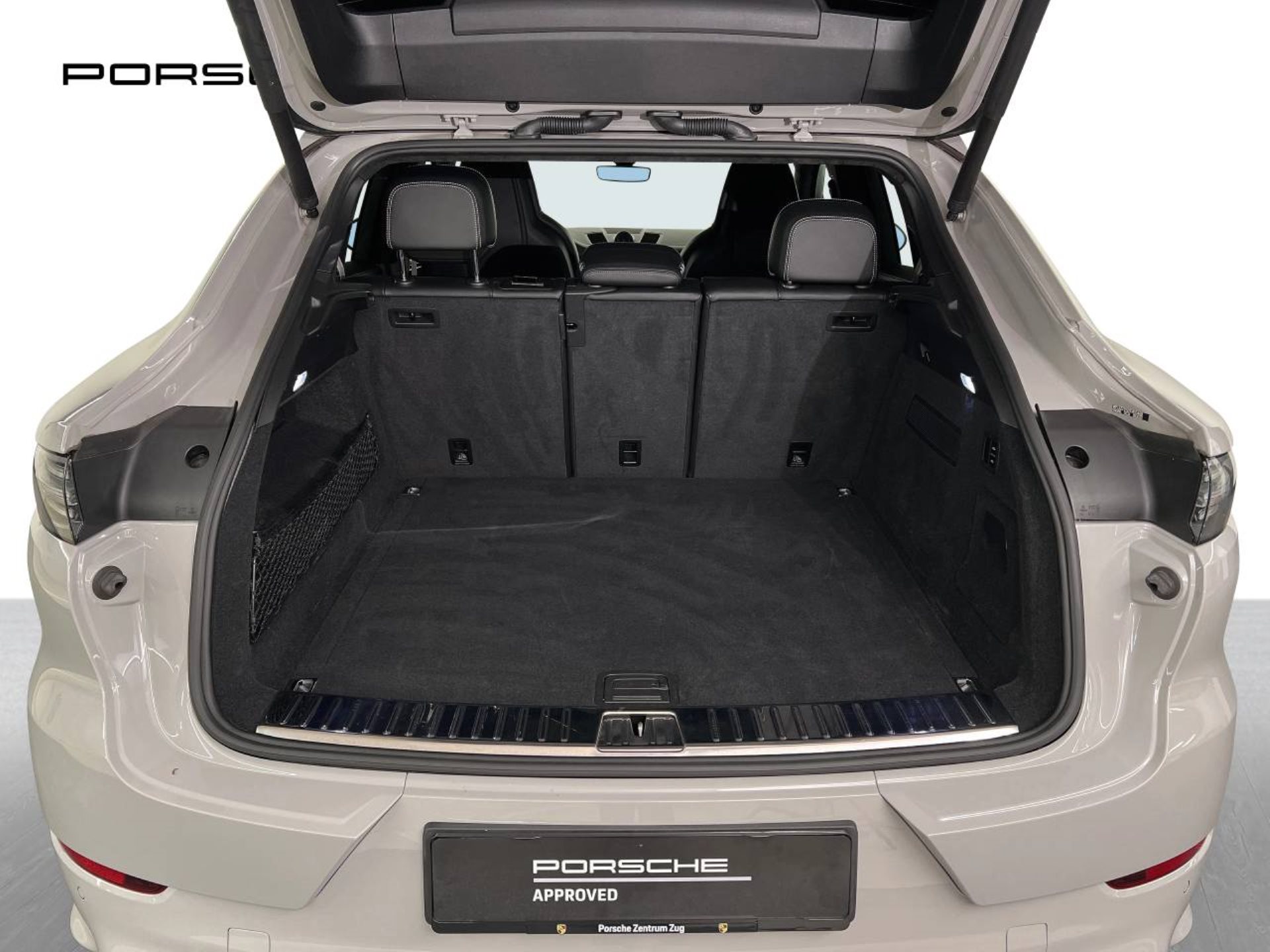 PORSCHE Cayenne GTS Coupé-image-13