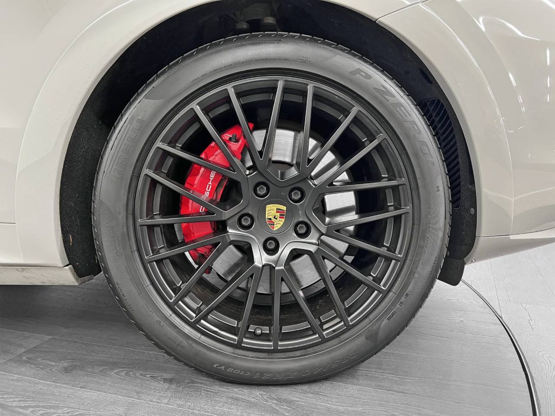 PORSCHE Cayenne GTS Coupé-image-10