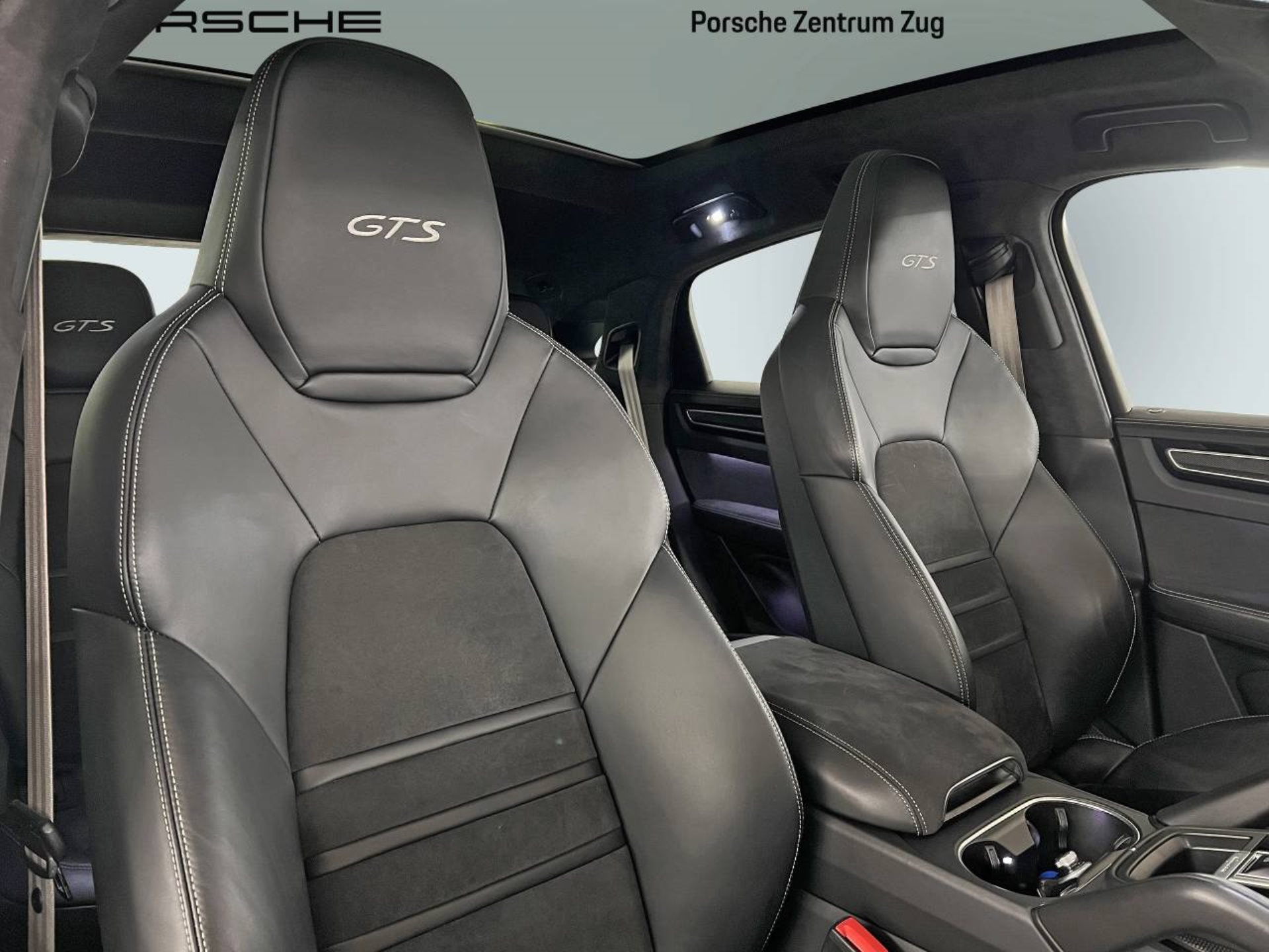 PORSCHE Cayenne GTS Coupé-image-19
