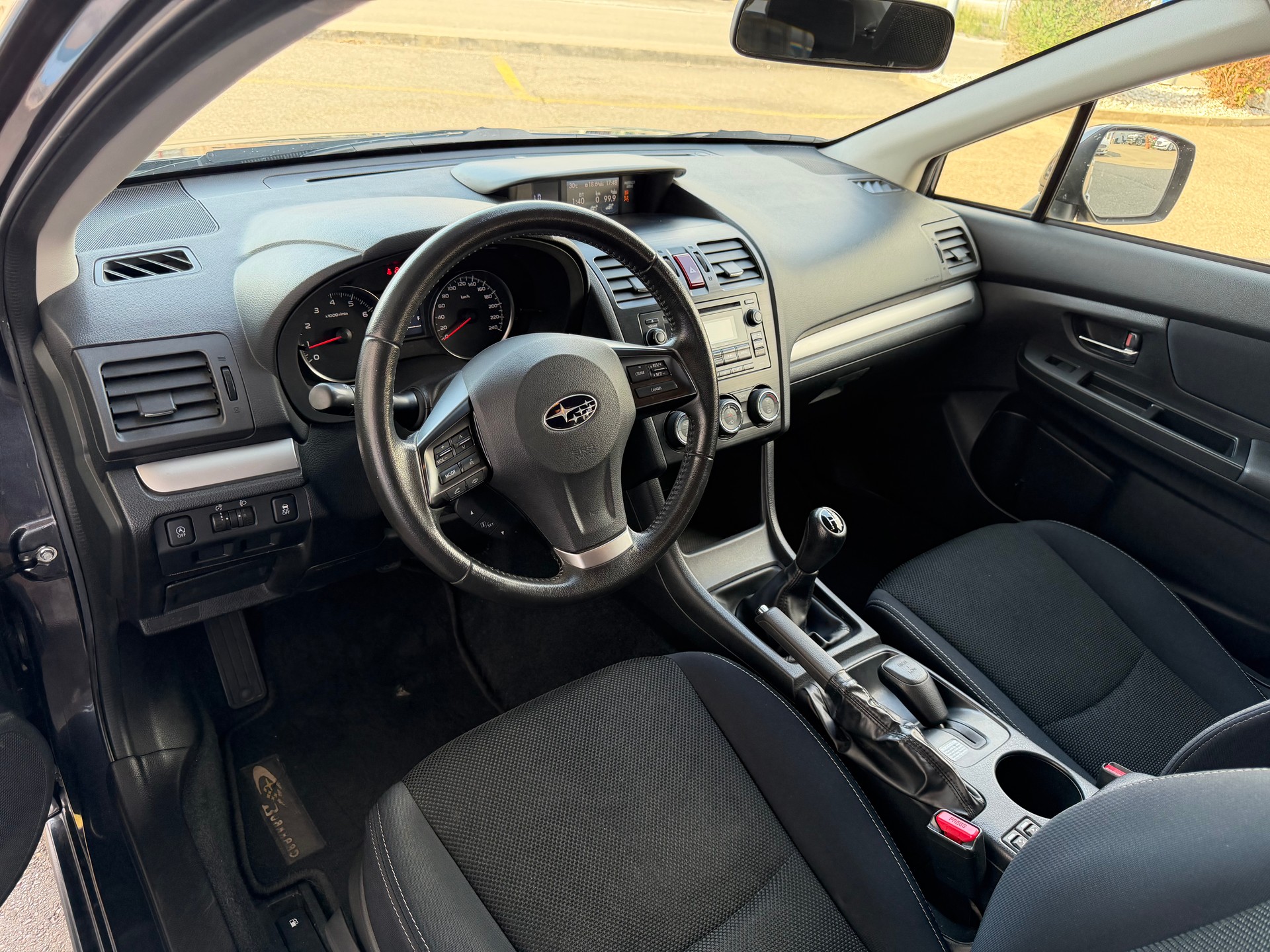 SUBARU XV 1.6 Swiss Two-image-5