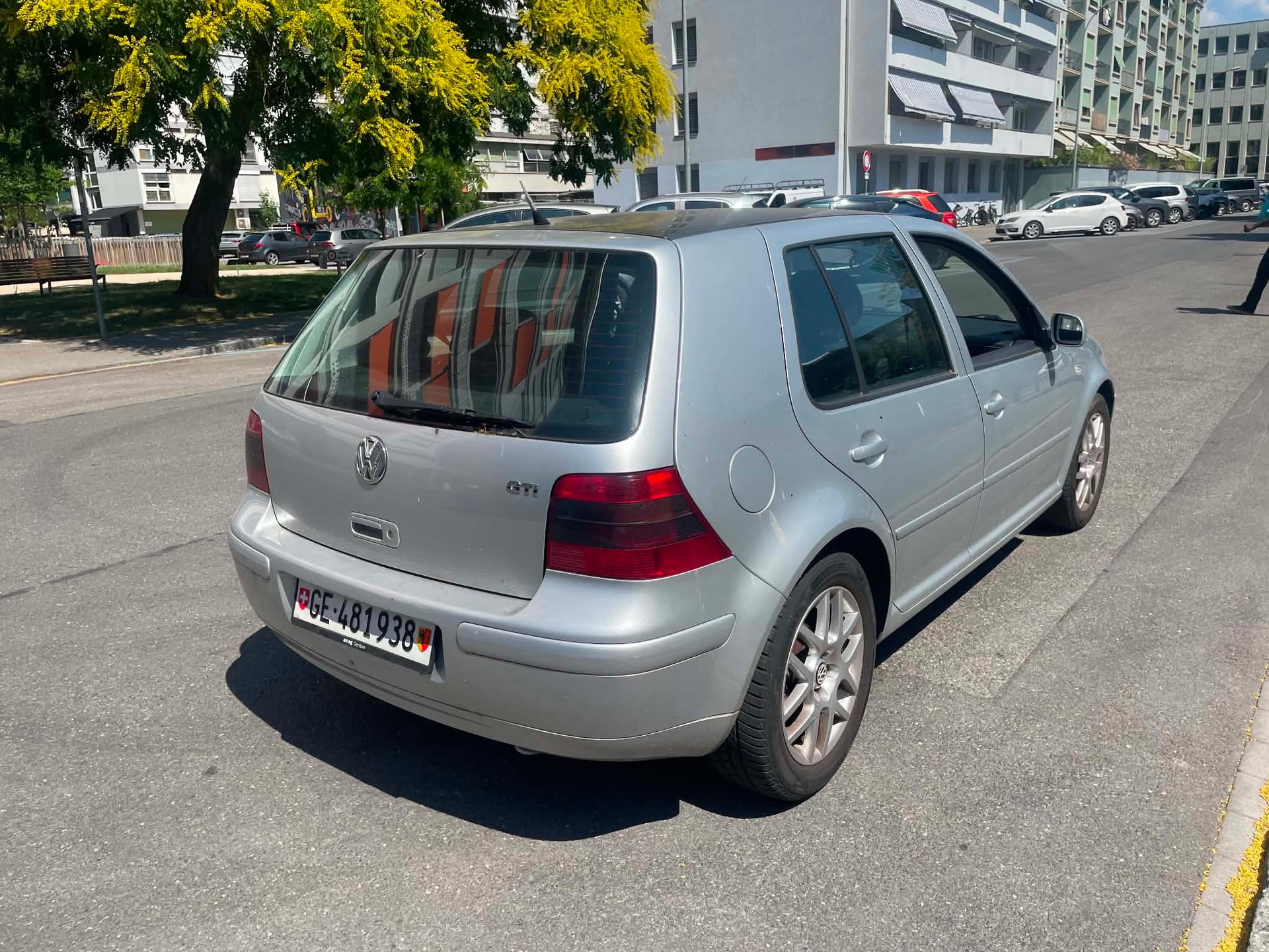 VW Golf 1.8 T GTI-image-2