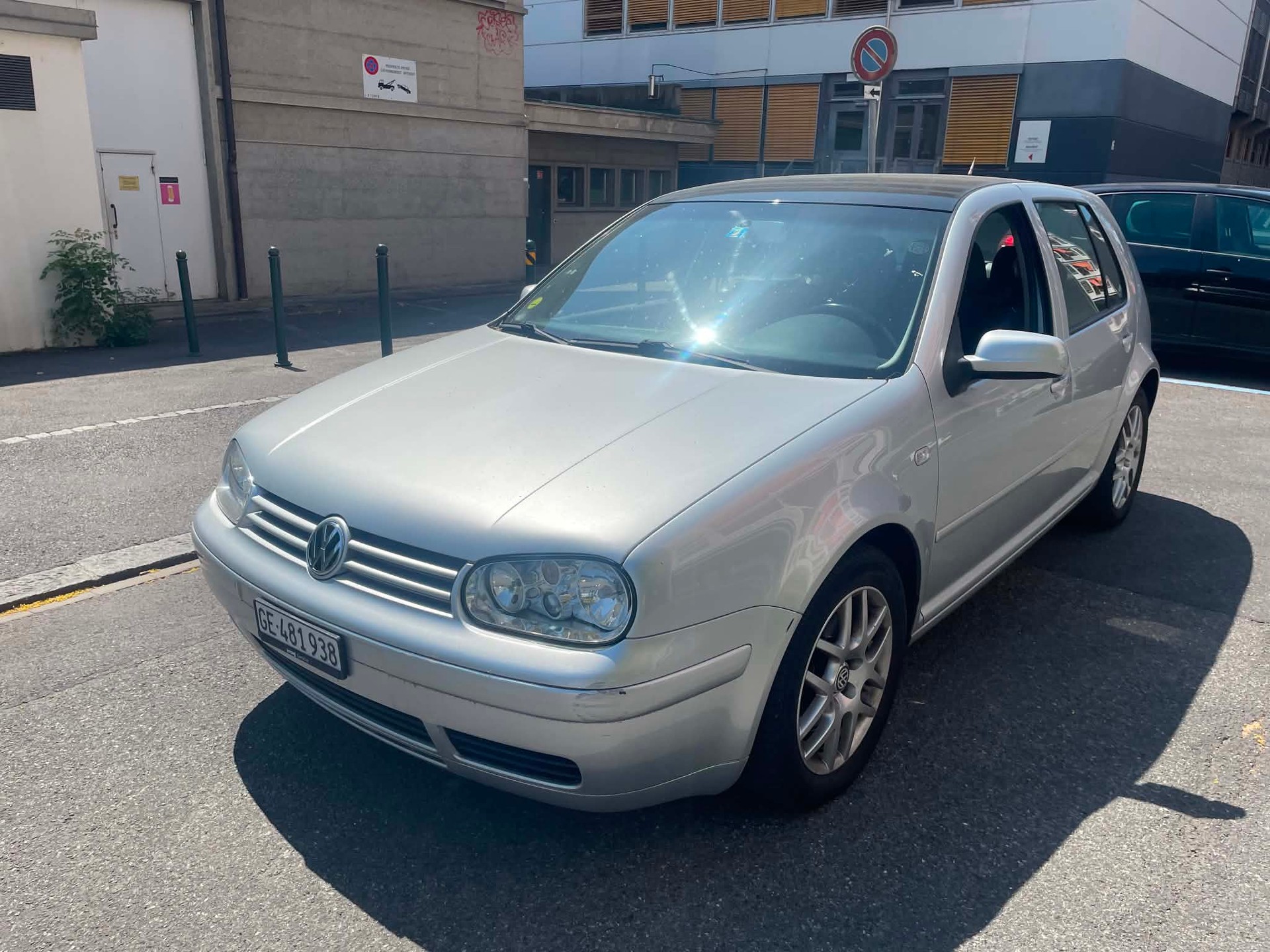 VW Golf 1.8 T GTI-image-1