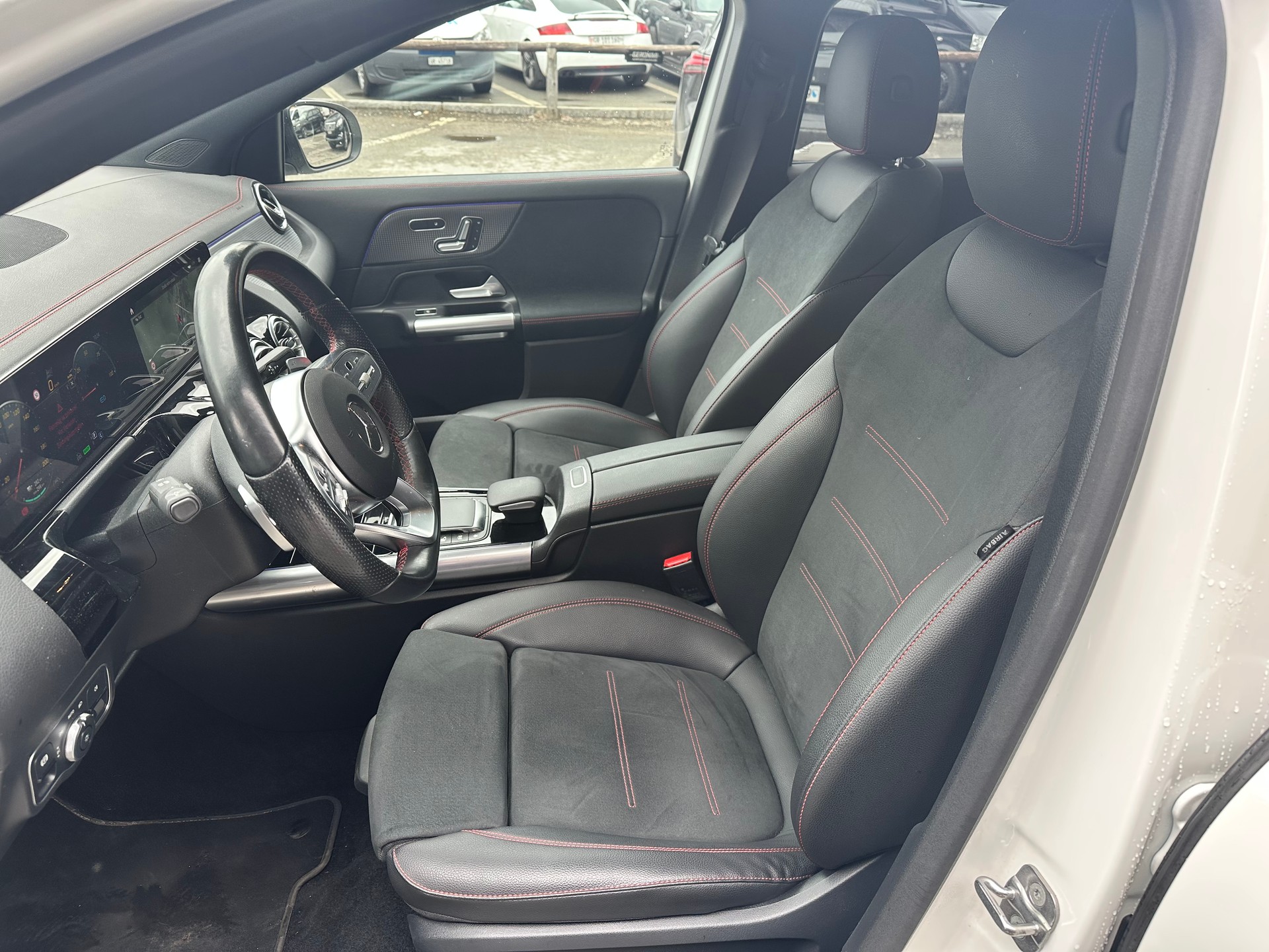 MERCEDES-BENZ EQA 350 Swiss Star AMG Line 4matic-image-11
