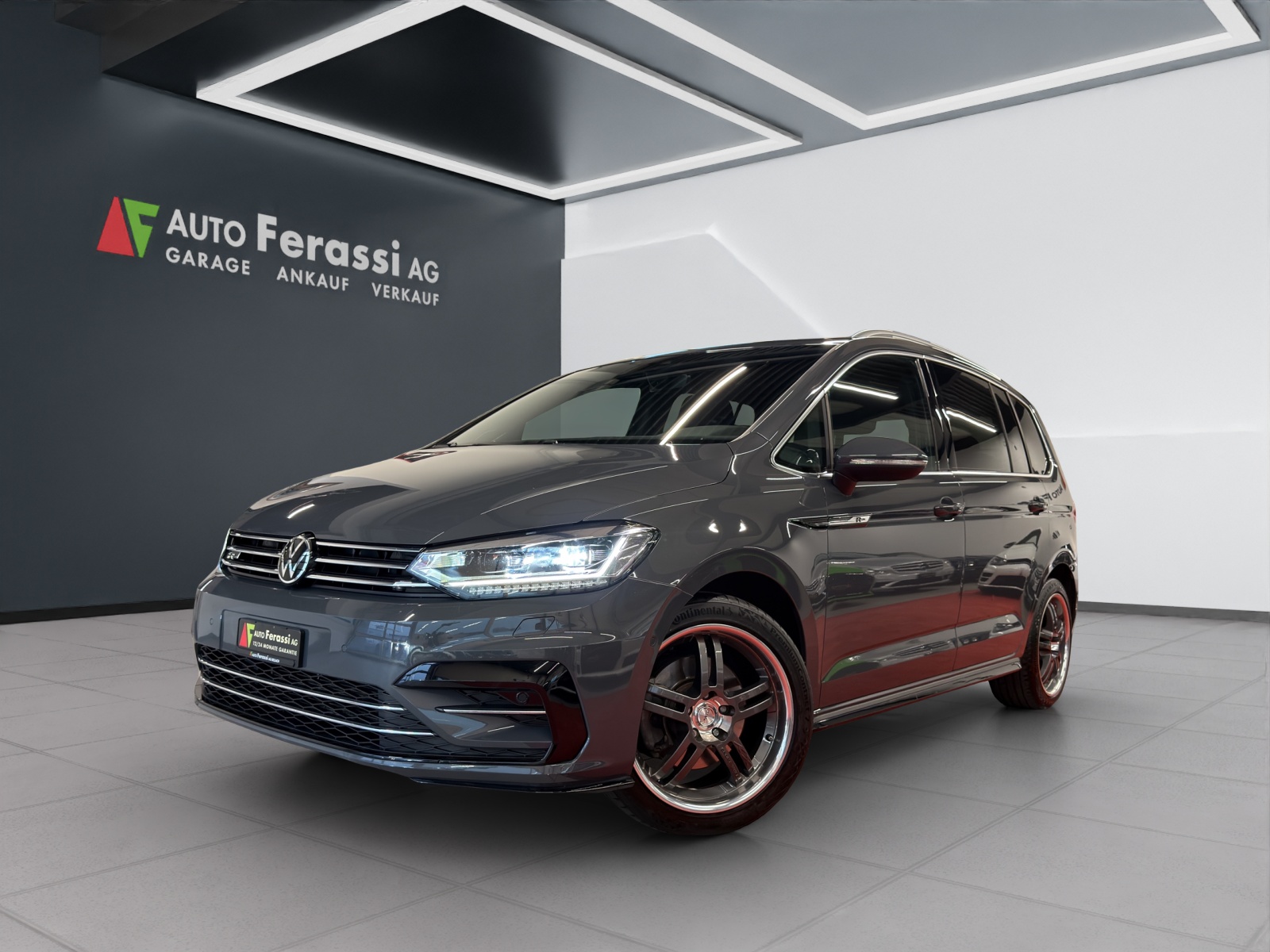 VW Touran 2.0 TDI BlueMotion Technology Highline R-Line DSG-image-0