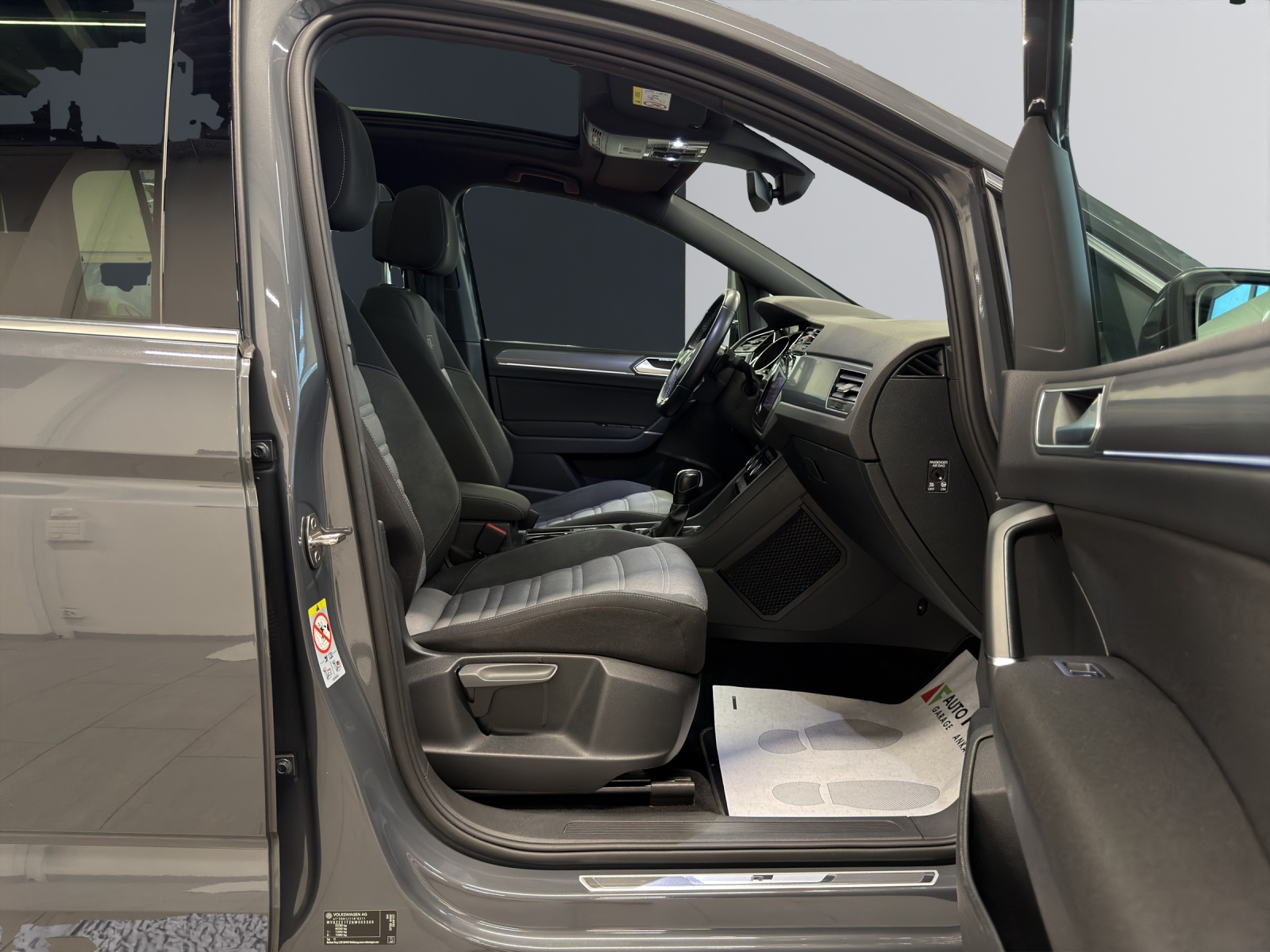 VW Touran 2.0 TDI BlueMotion Technology Highline R-Line DSG-image-20