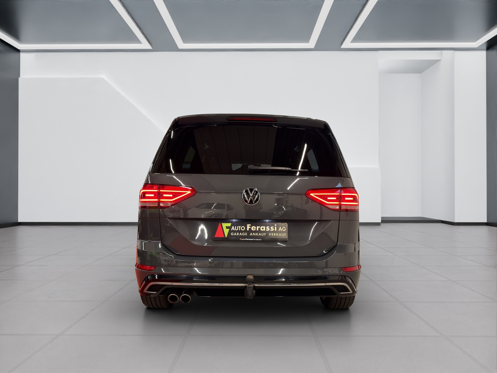VW Touran 2.0 TDI BlueMotion Technology Highline R-Line DSG-image-4