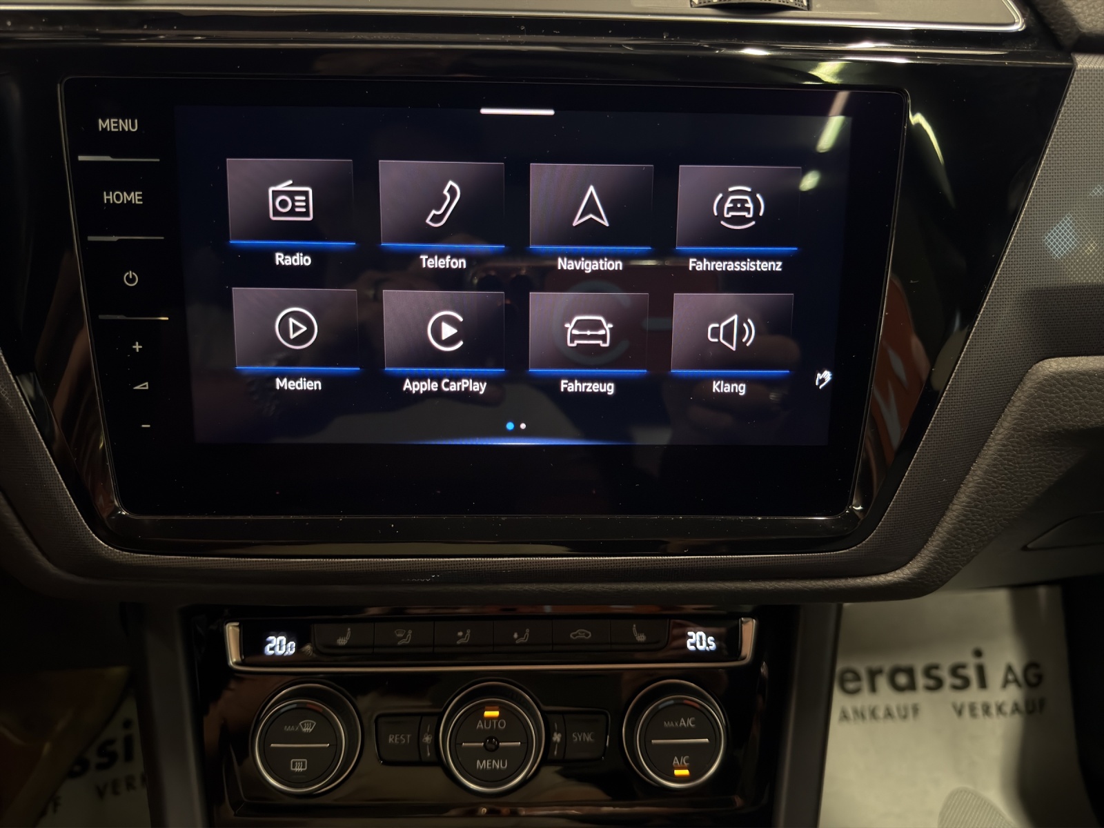 VW Touran 2.0 TDI BlueMotion Technology Highline R-Line DSG-image-30