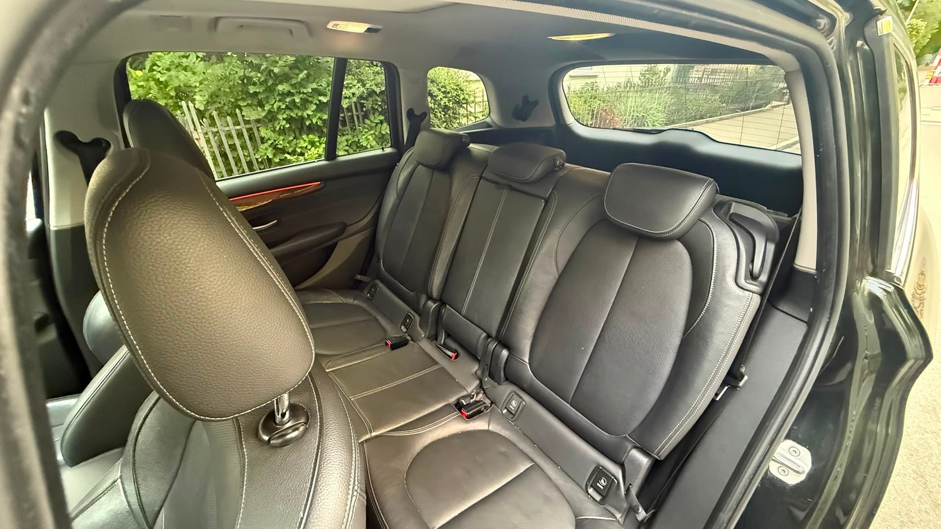 BMW 220d xDrive-image-4