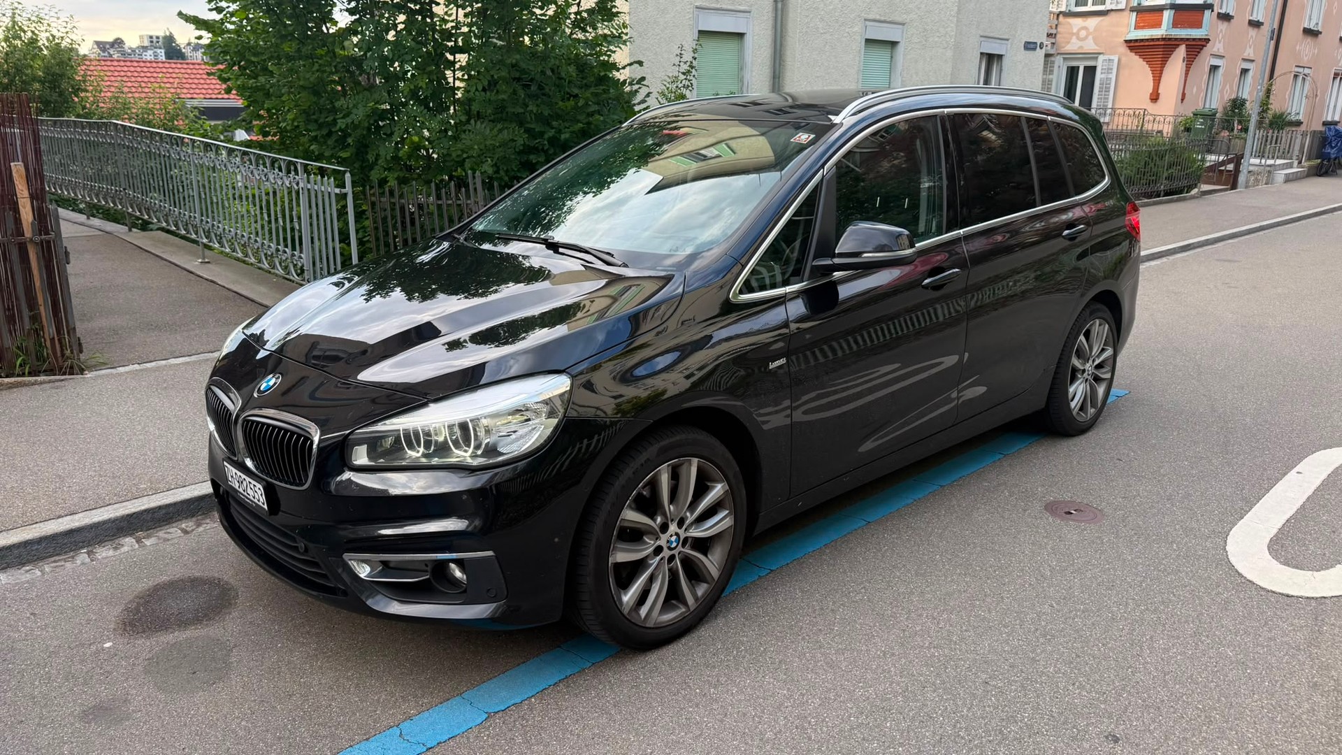 BMW 220d xDrive-image-1