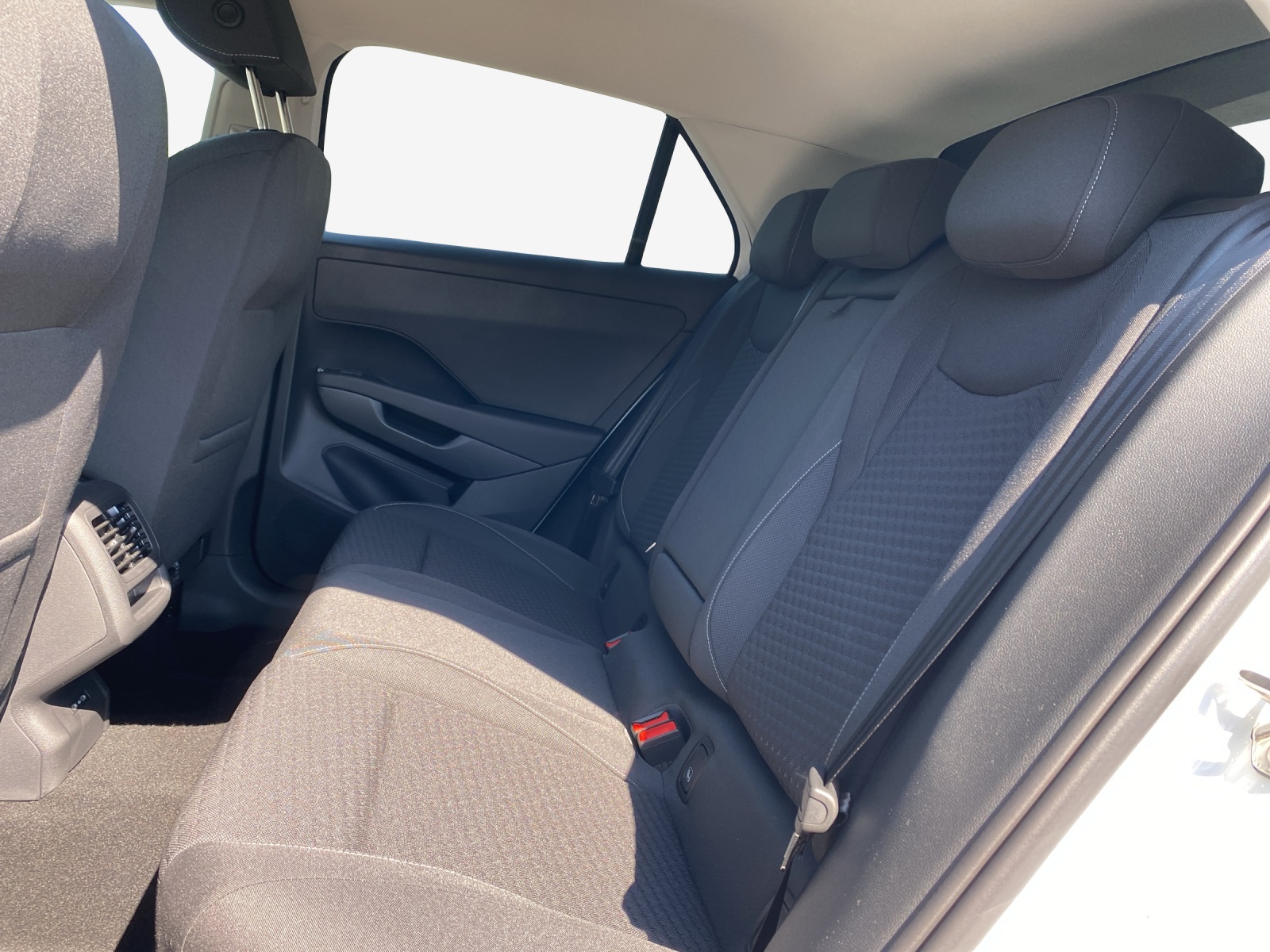 VW T-Roc 1.5 eTSI mHEV Life DSG-image-11