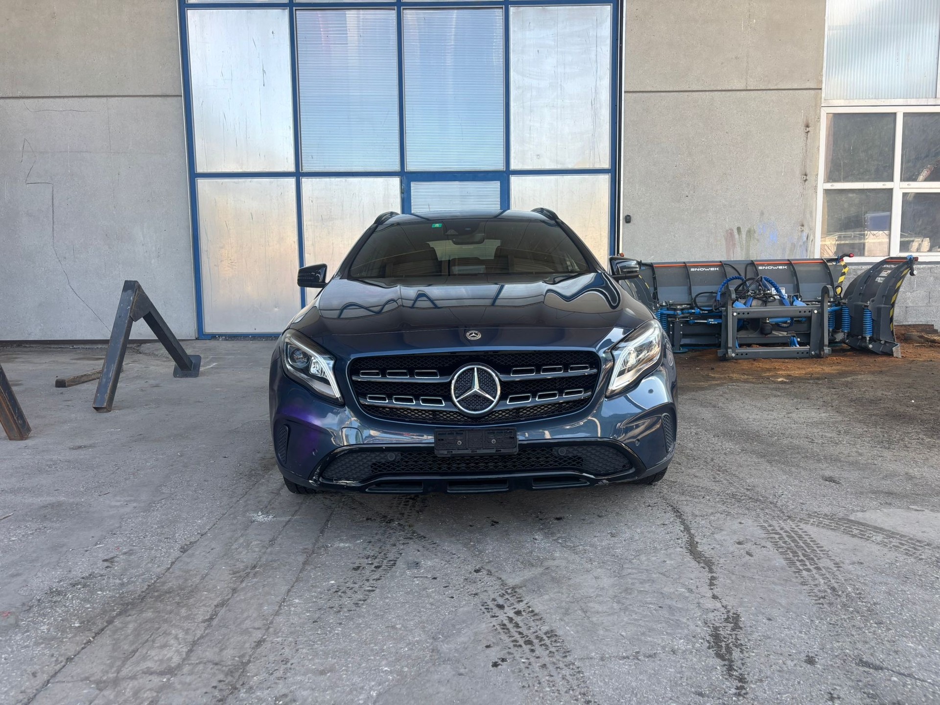 MERCEDES-BENZ GLA 200 Urban 7G-DCT-image-0