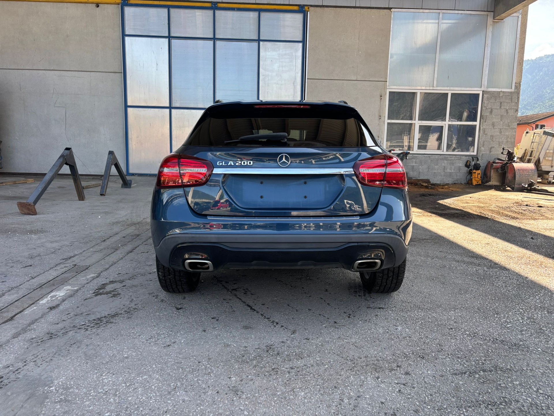 MERCEDES-BENZ GLA 200 Urban 7G-DCT-image-14