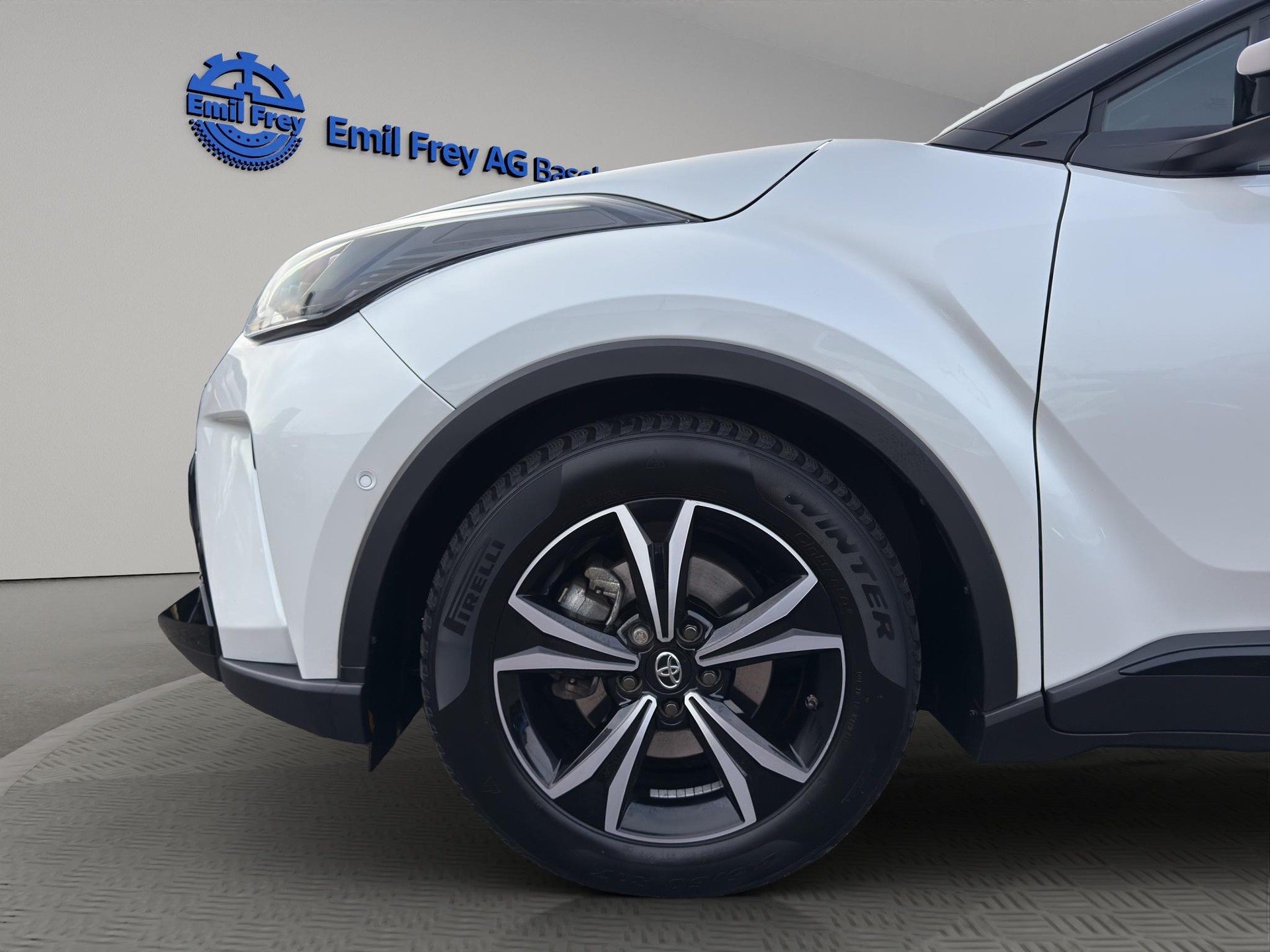 TOYOTA C-HR 2.0 VVTi HSD GR Sport-image-9