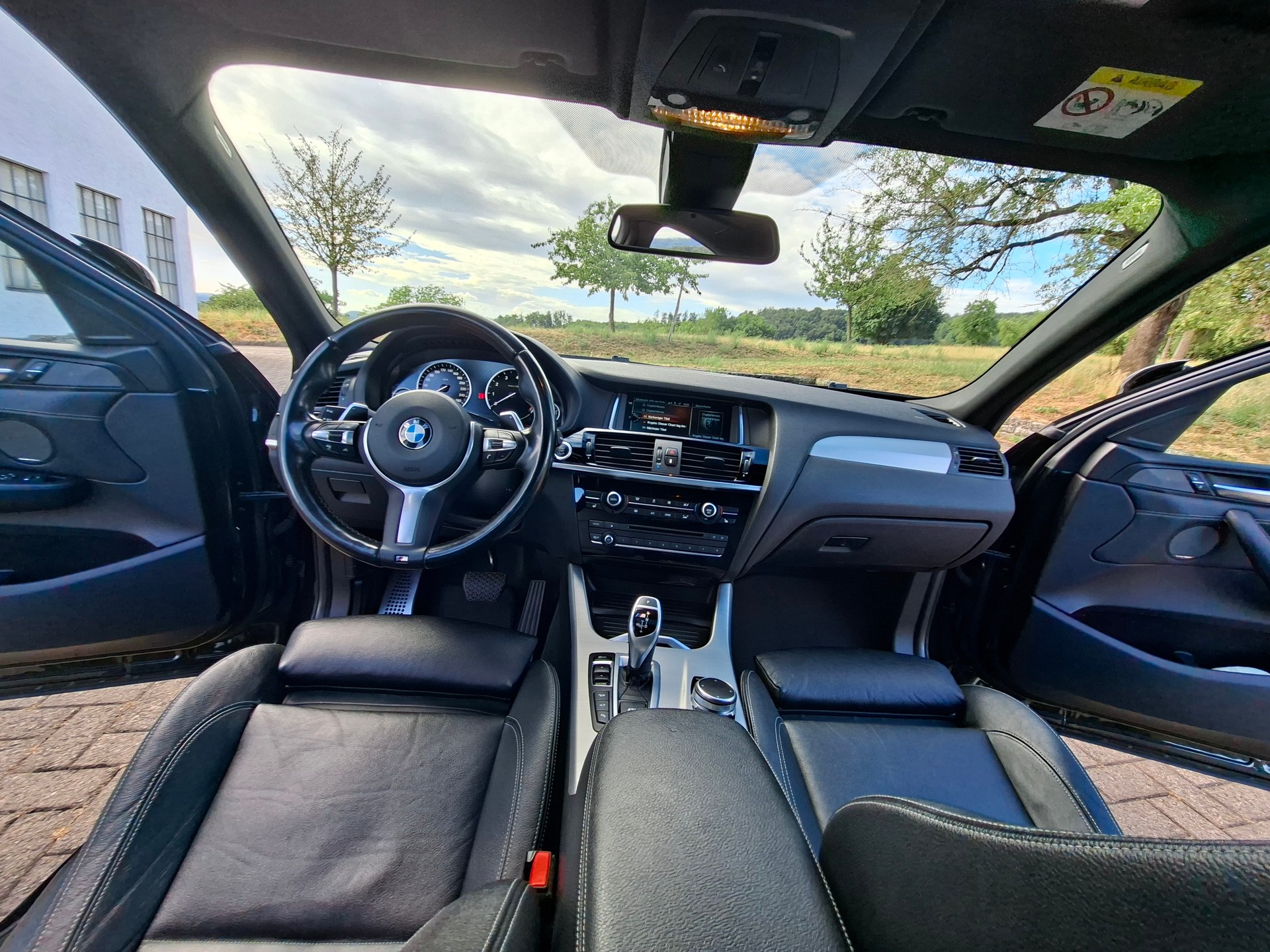 BMW M40i-image-3