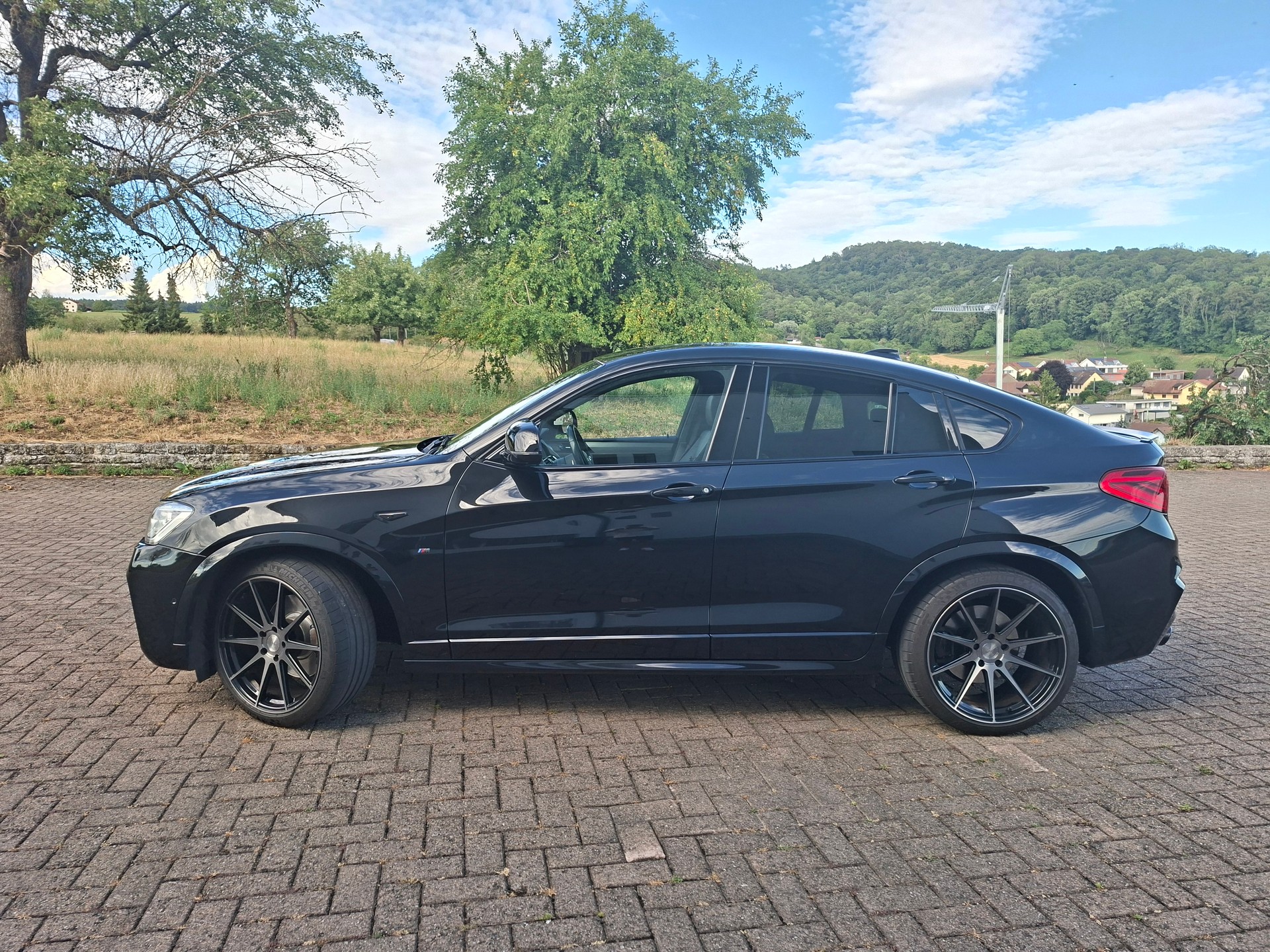 BMW M40i-image-1