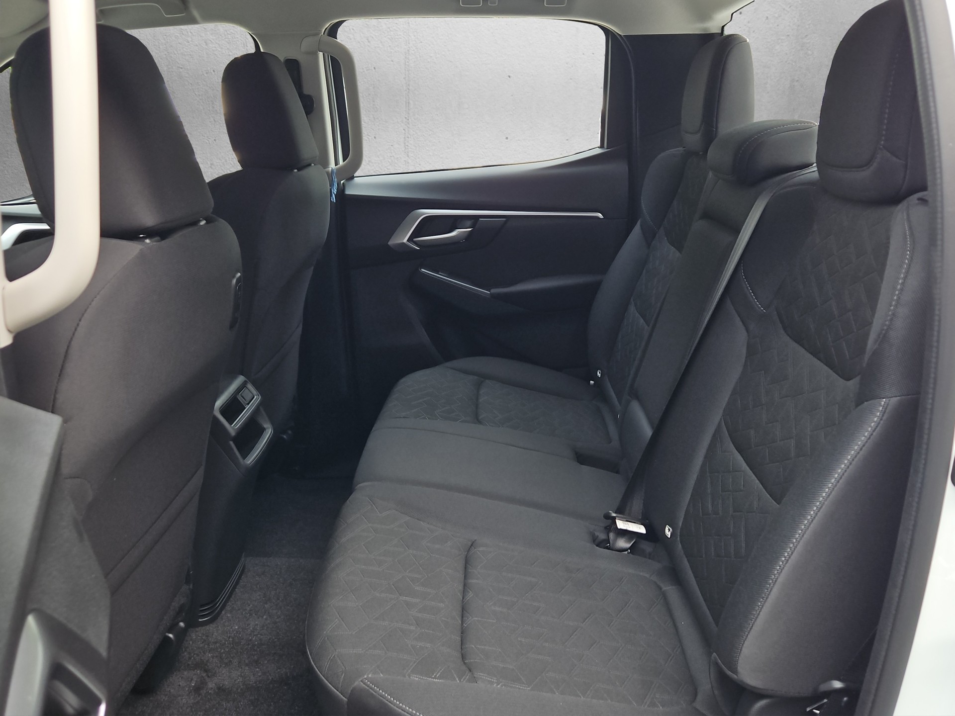 ISUZU D-MAX 1.9 CrewCab N60BB+ 4x4 - Alu-Brücke-image-10