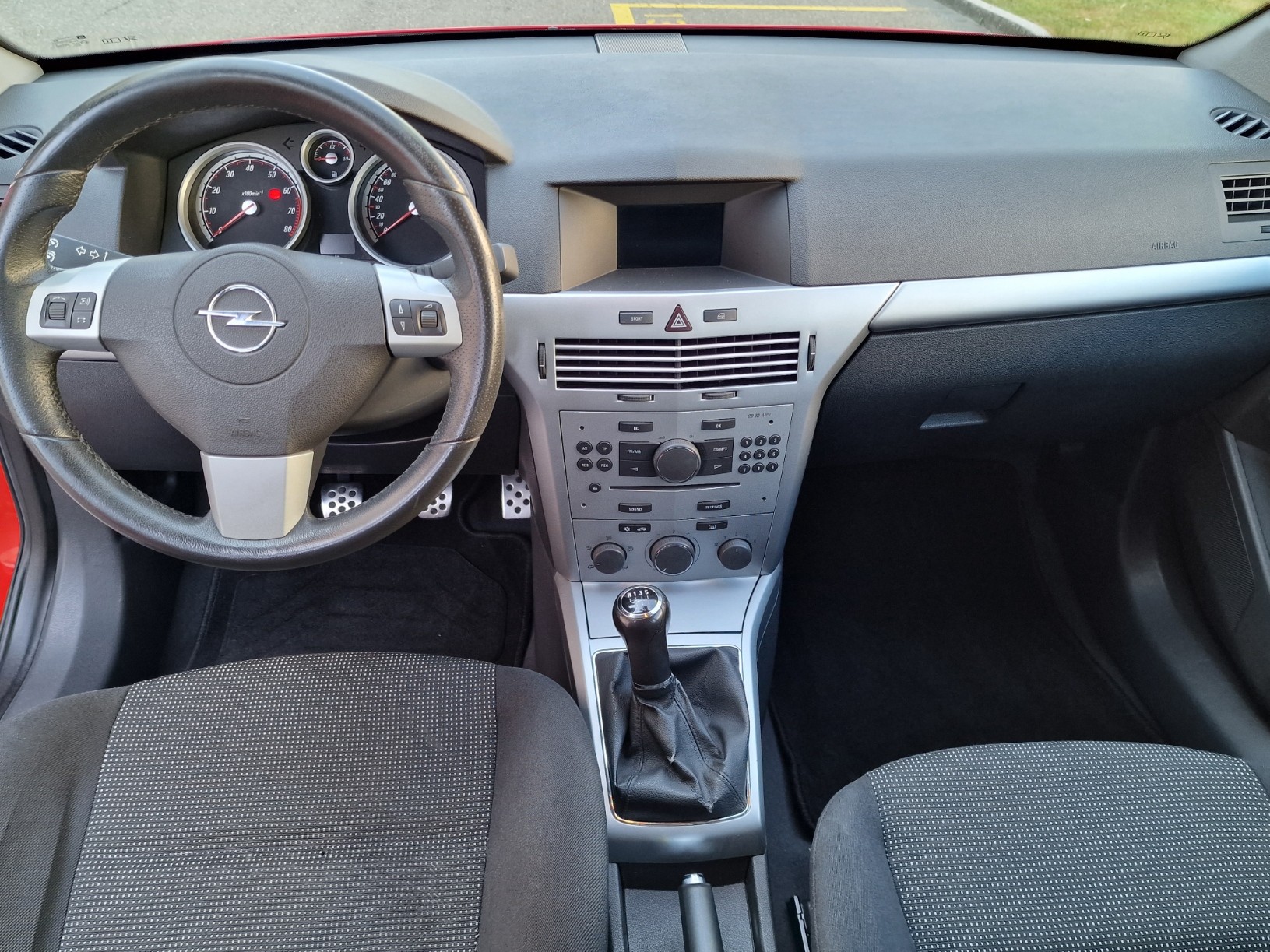 OPEL Astra 1.6i 16V Turbo Sport-image-11