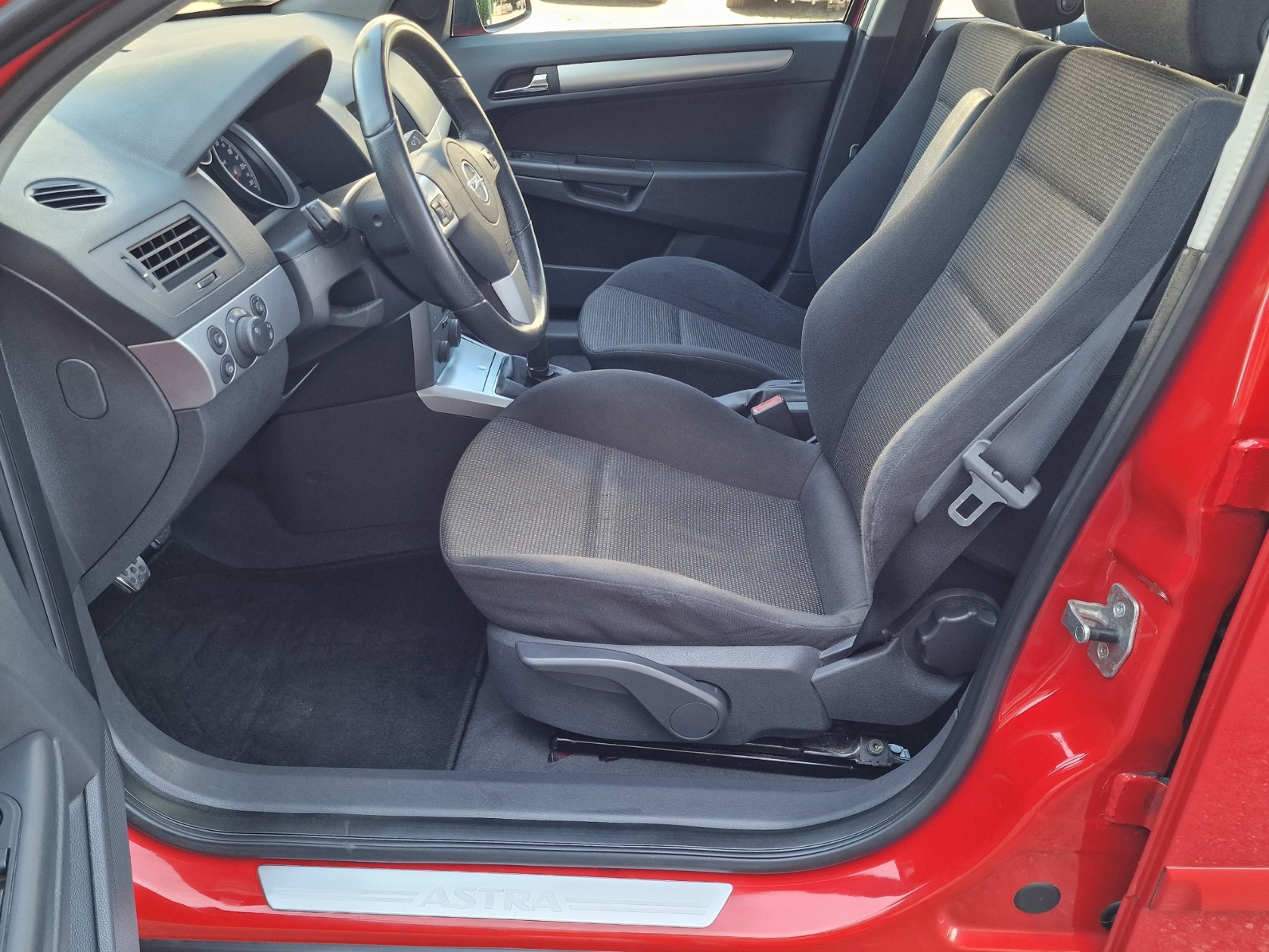 OPEL Astra 1.6i 16V Turbo Sport-image-8