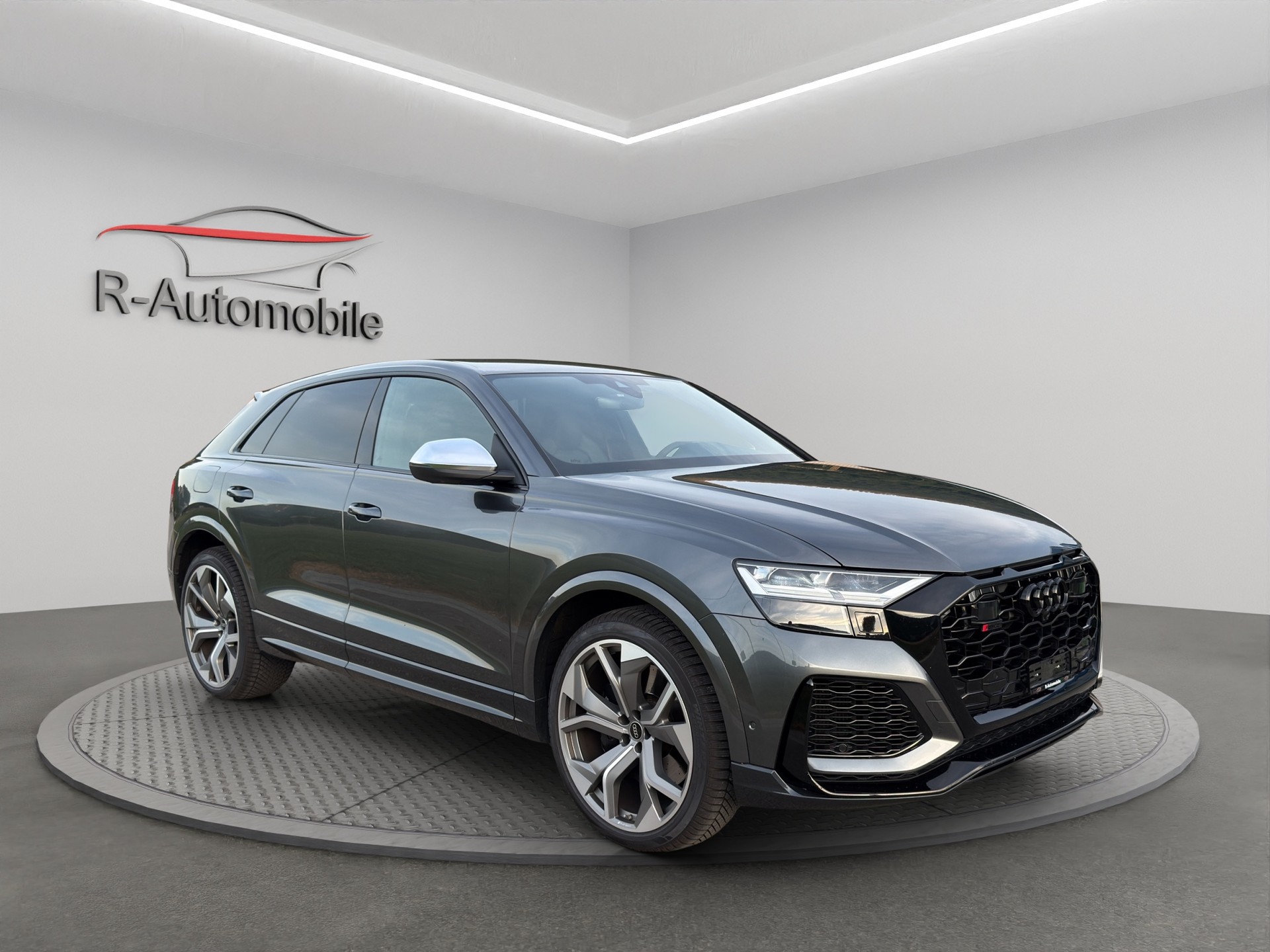 AUDI RSQ8 Quattro Tiptronic-image-6