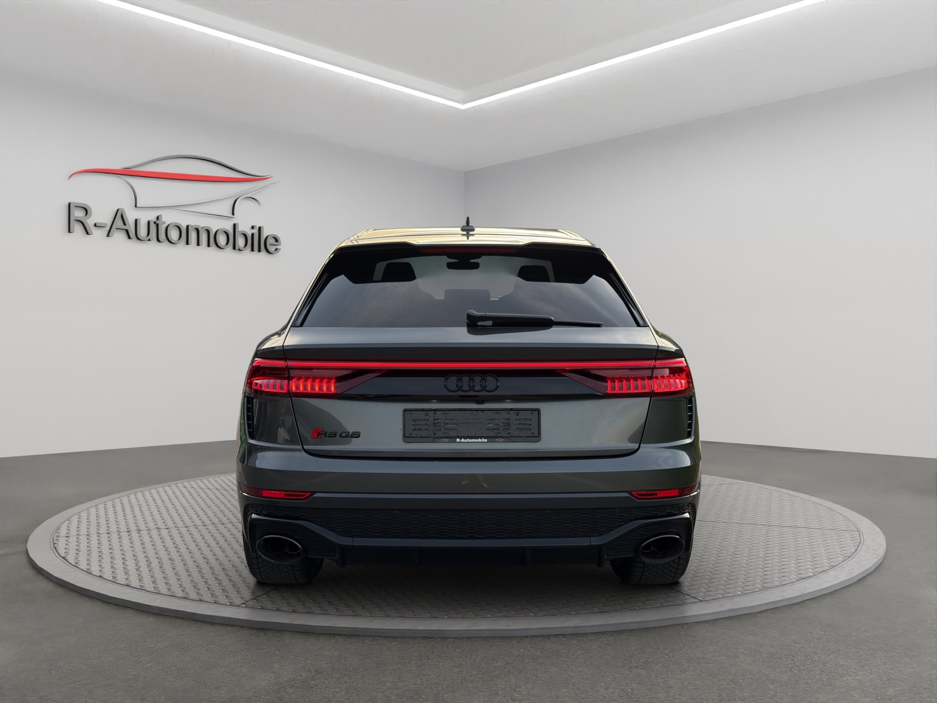 AUDI RSQ8 Quattro Tiptronic-image-3