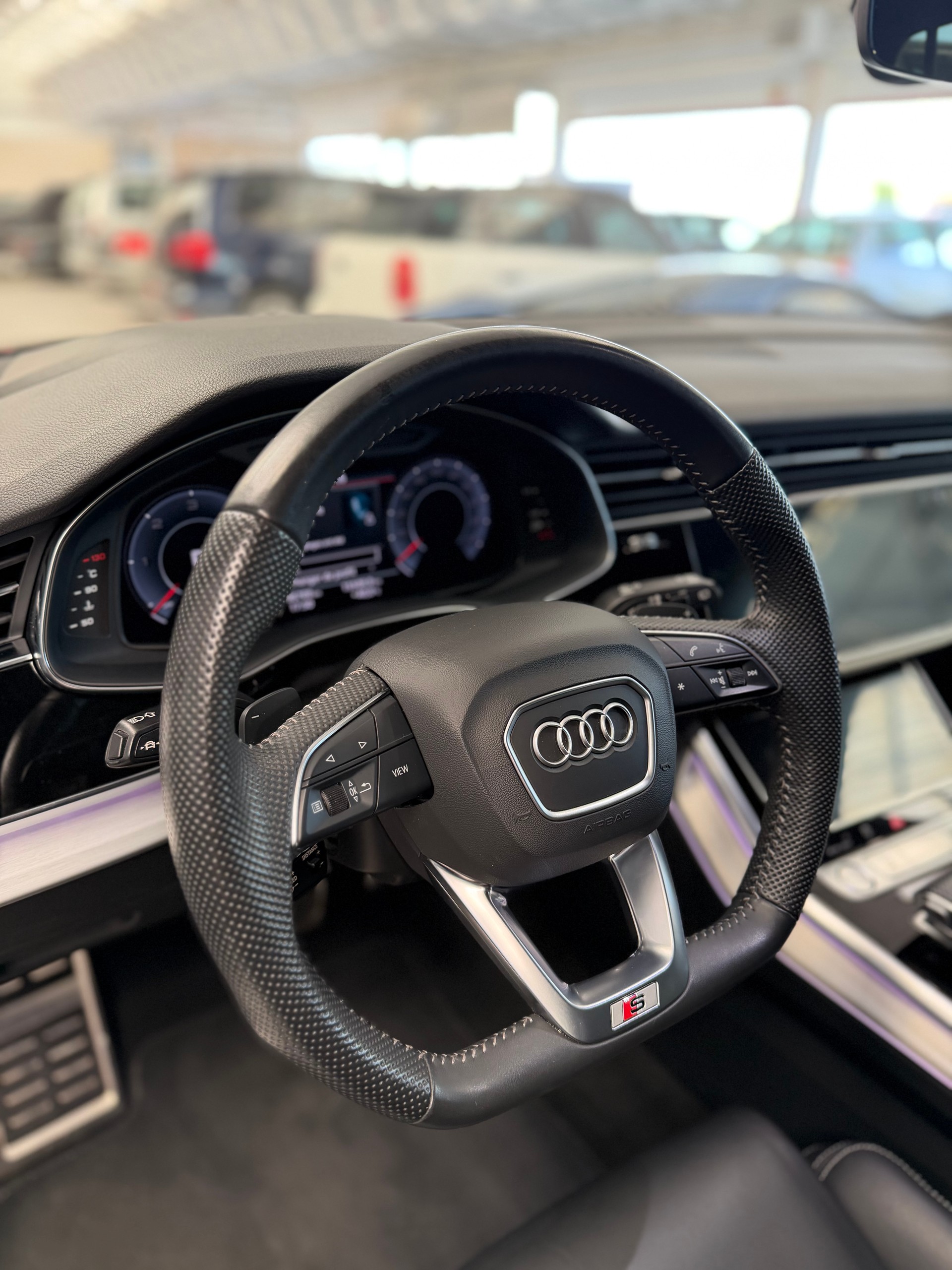 AUDI Q8 50 TDI quattro tiptronic-image-16