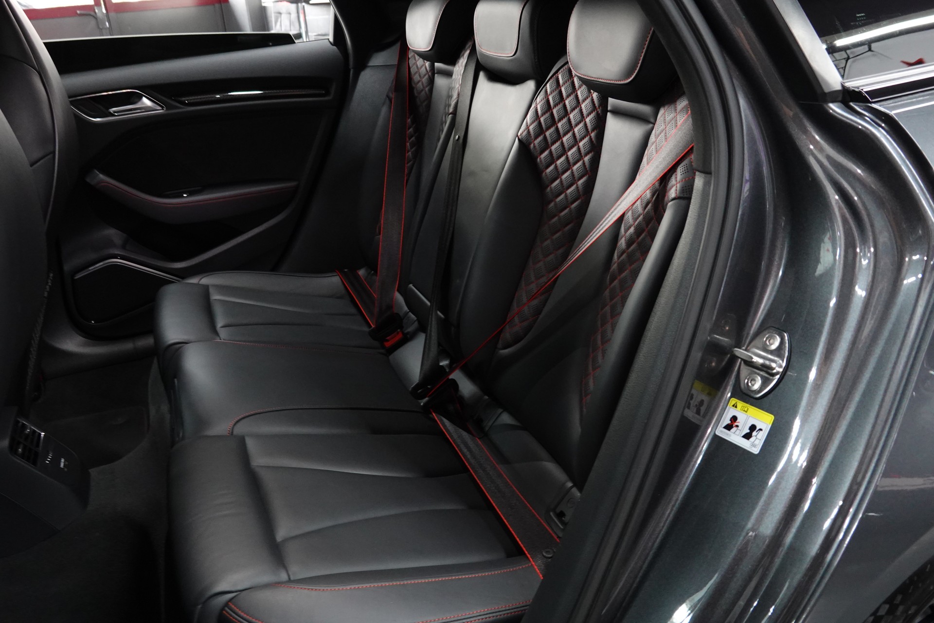 AUDI RS3 SPORTBACK 2.5 TSI QUATTRO S-TRONIC CH-FZ OHNE OPF // APR ON TOP-image-32