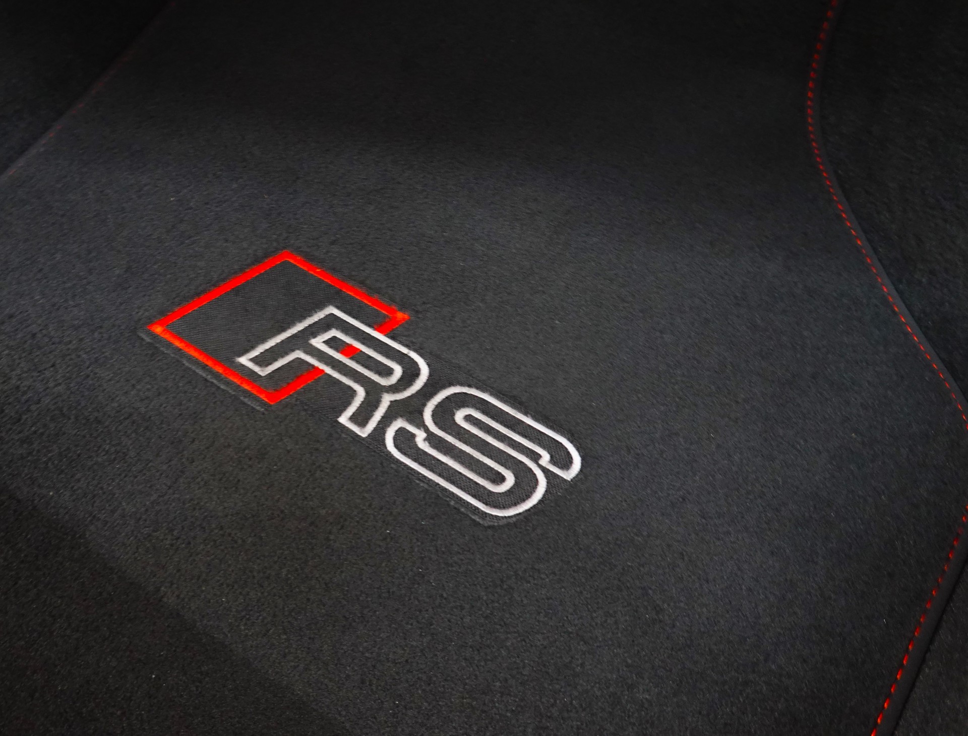 AUDI RS3 SPORTBACK 2.5 TSI QUATTRO S-TRONIC CH-FZ OHNE OPF // APR ON TOP-image-40