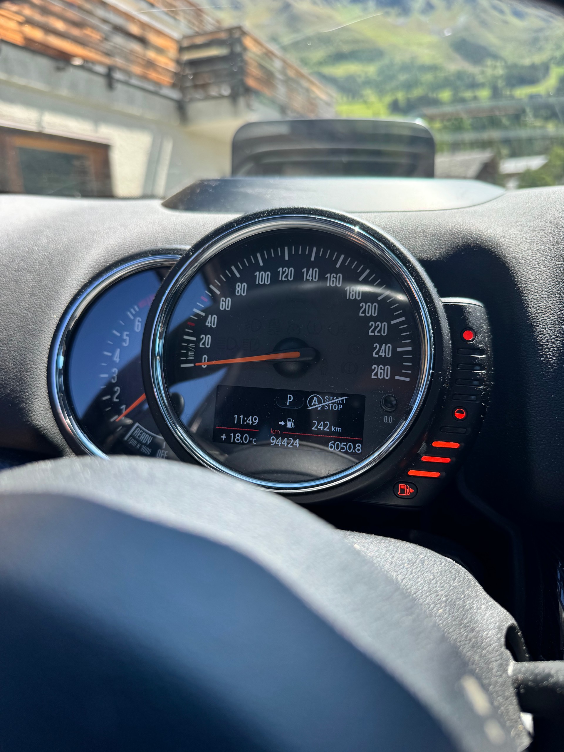 MINI 2.0i Cooper S ALL4-image-4