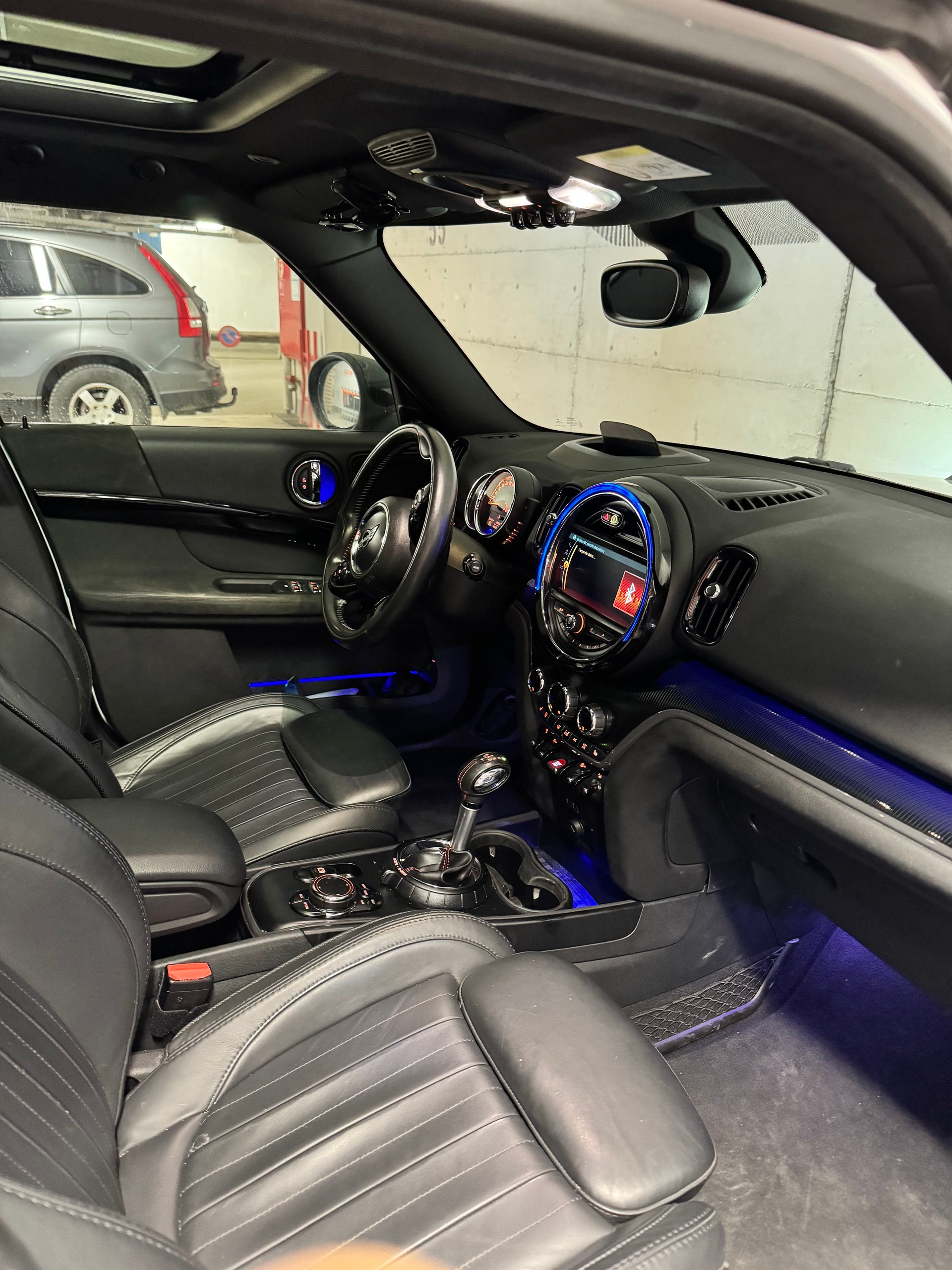 MINI 2.0i Cooper S ALL4-image-1