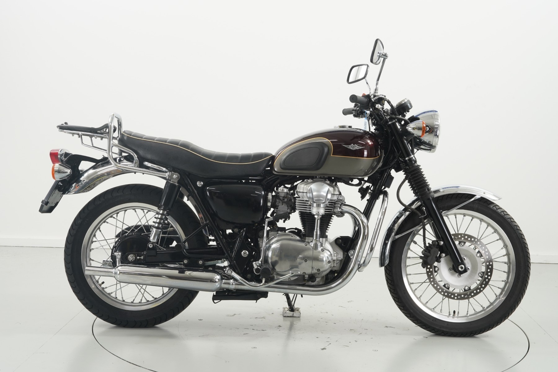 KAWASAKI W 650-showroom-element-3