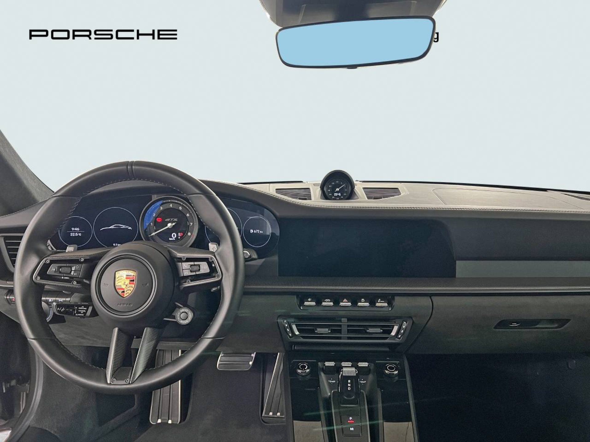 PORSCHE 911 Carrera 4 GTS-image-17