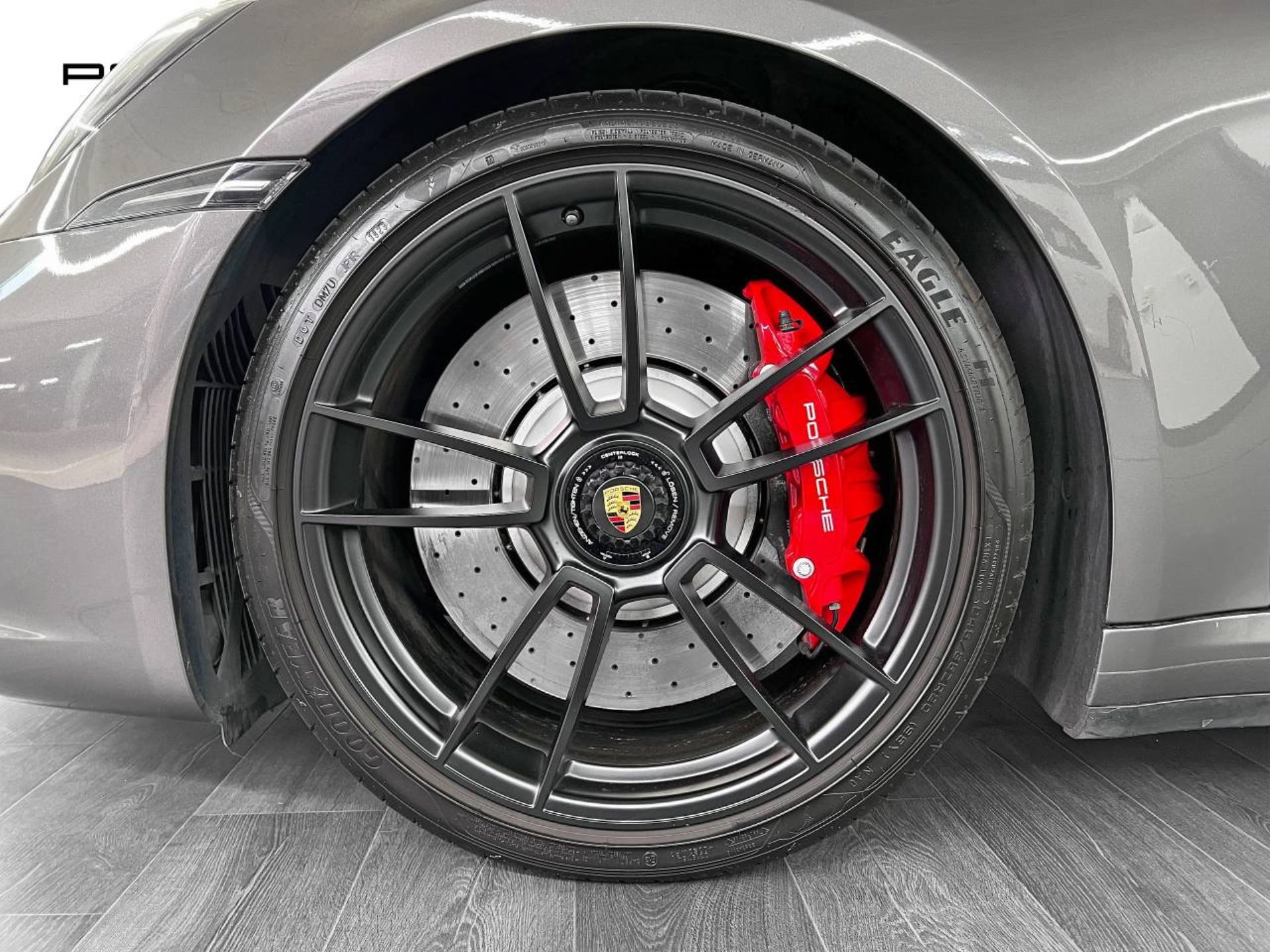 PORSCHE 911 Carrera 4 GTS-image-10