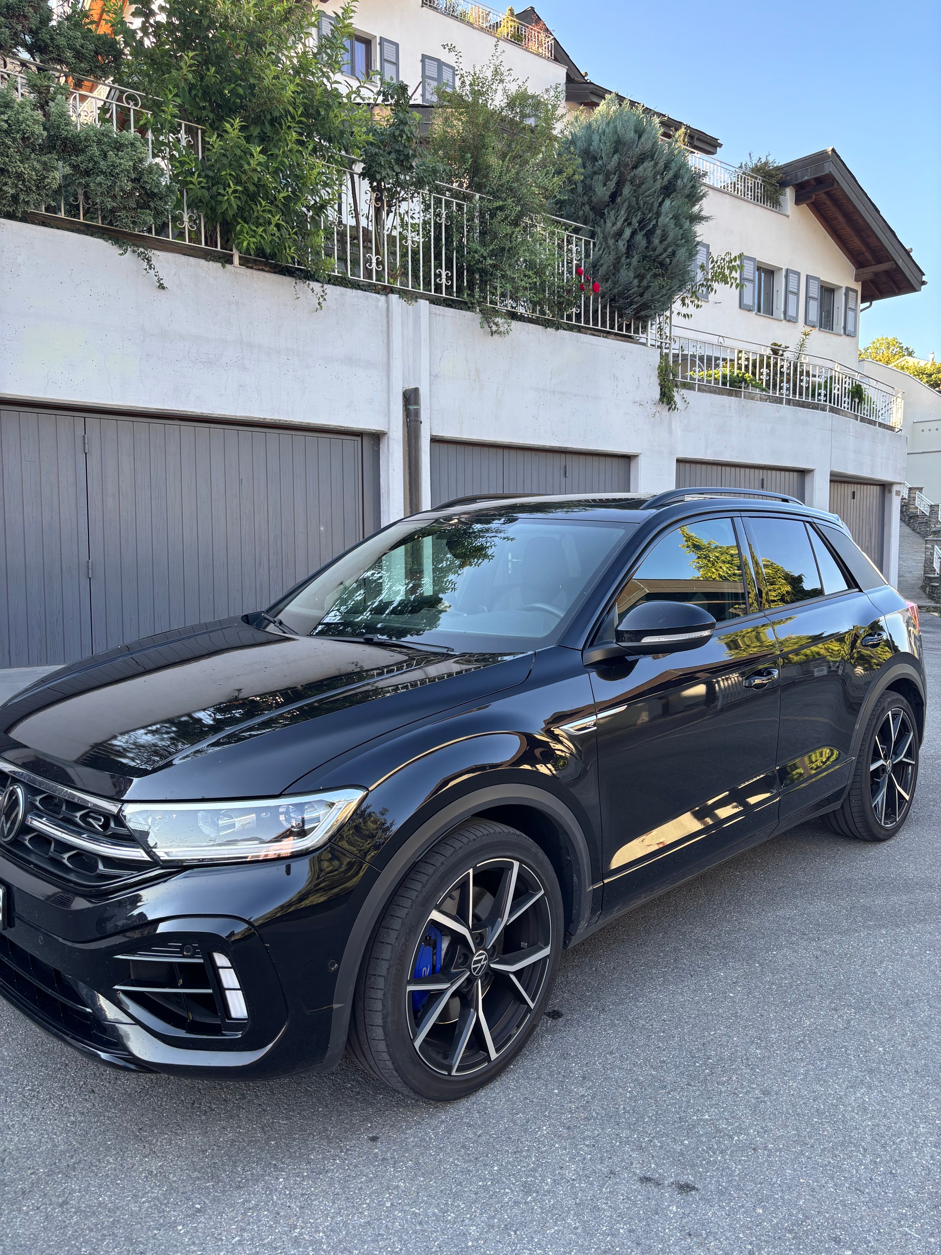 VW 2.0 TSI R DSG 4motion-image-3