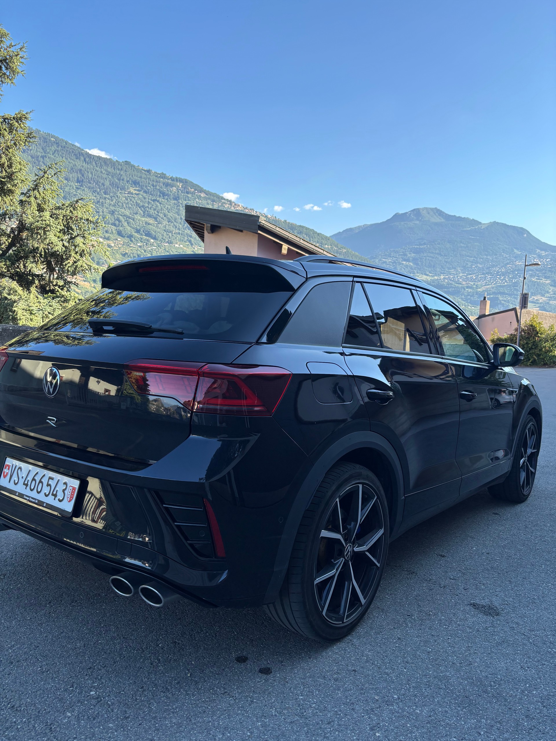 VW 2.0 TSI R DSG 4motion-image-0