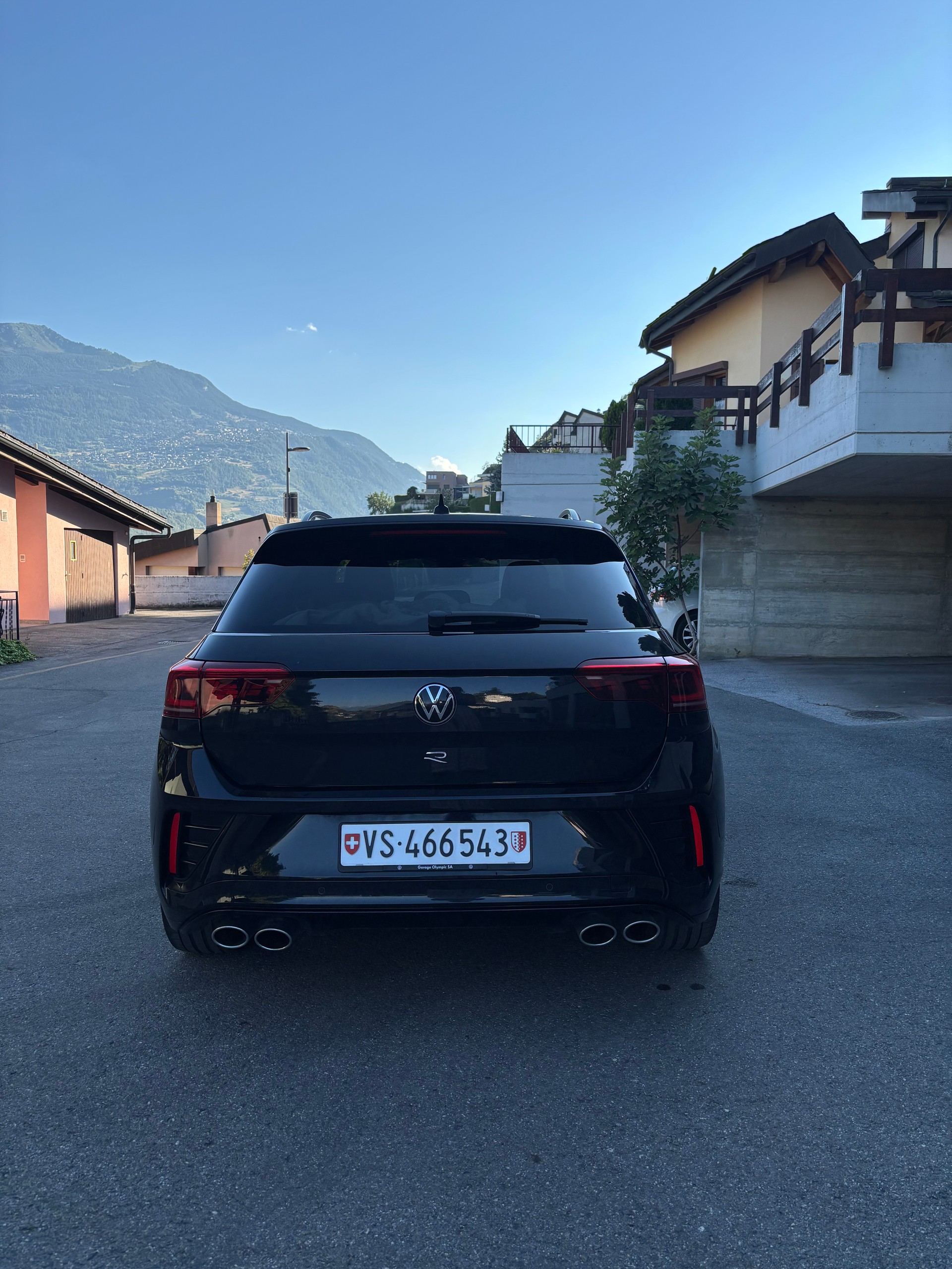 VW 2.0 TSI R DSG 4motion-image-4